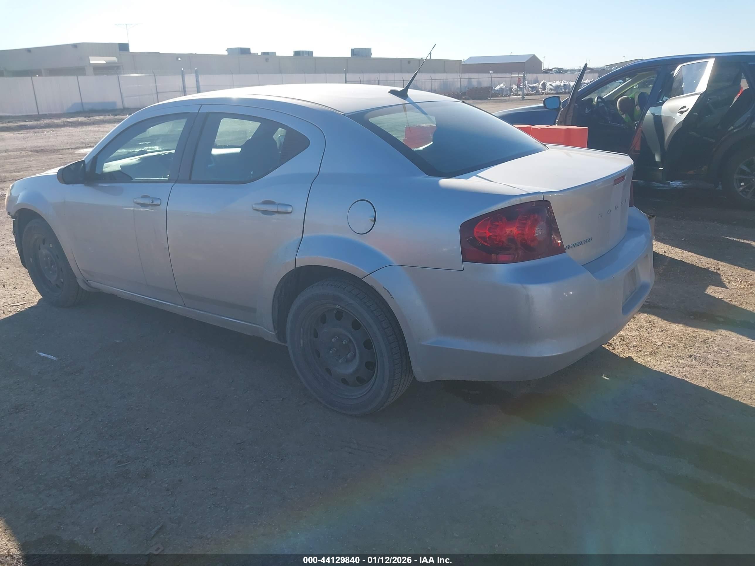 DODGE AVENGER image 3