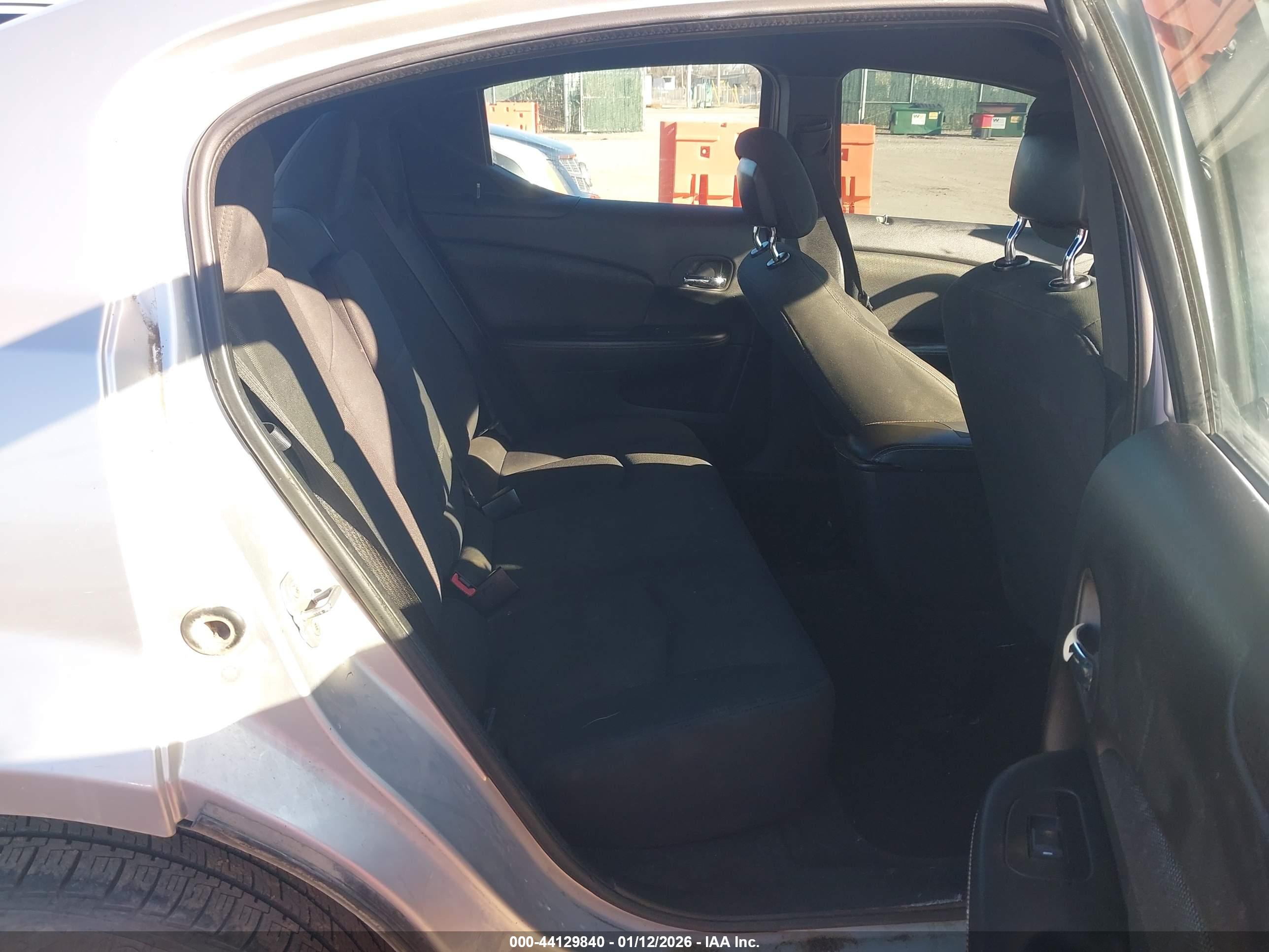 DODGE AVENGER image 8