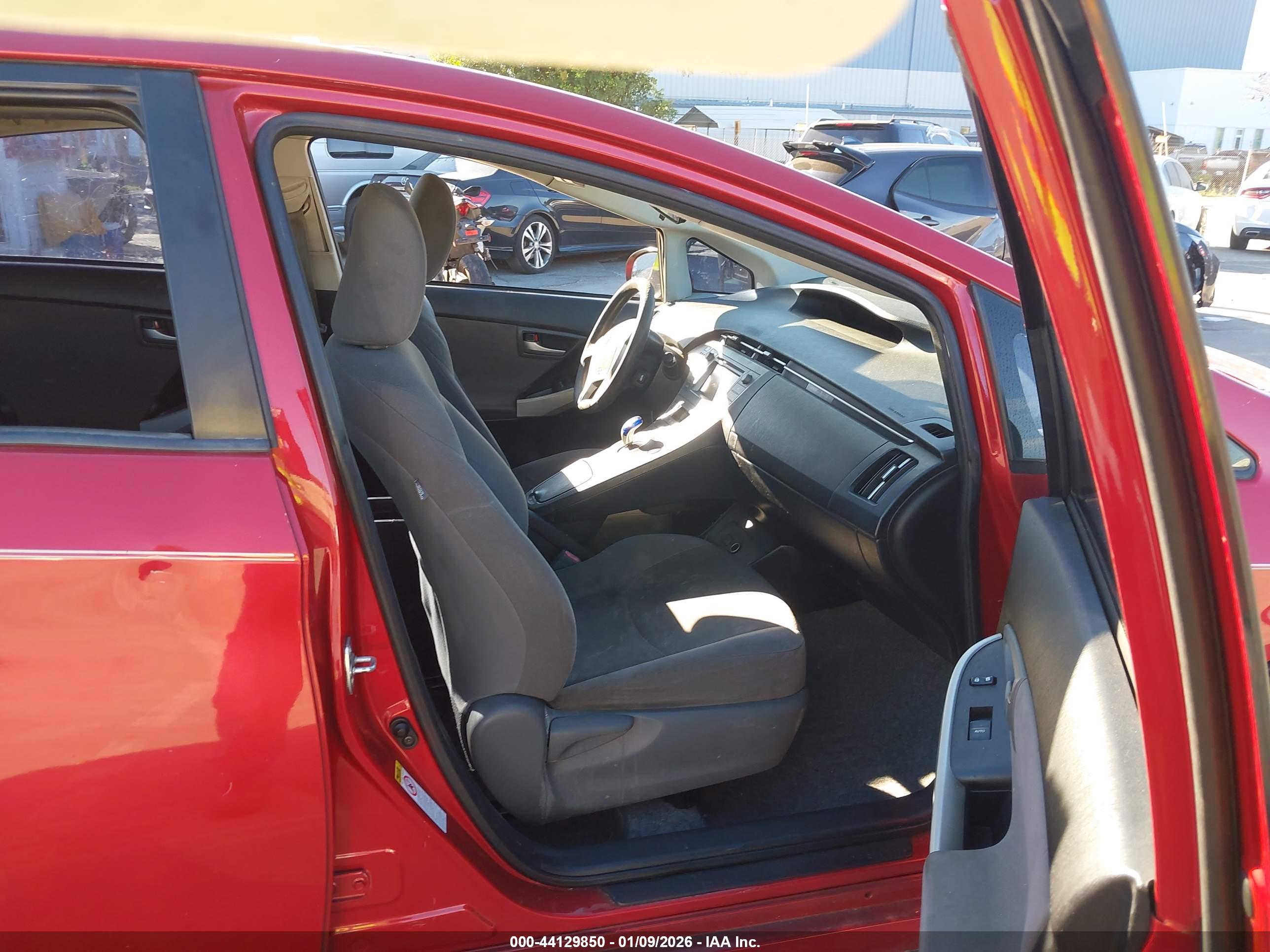 TOYOTA PRIUS image 5