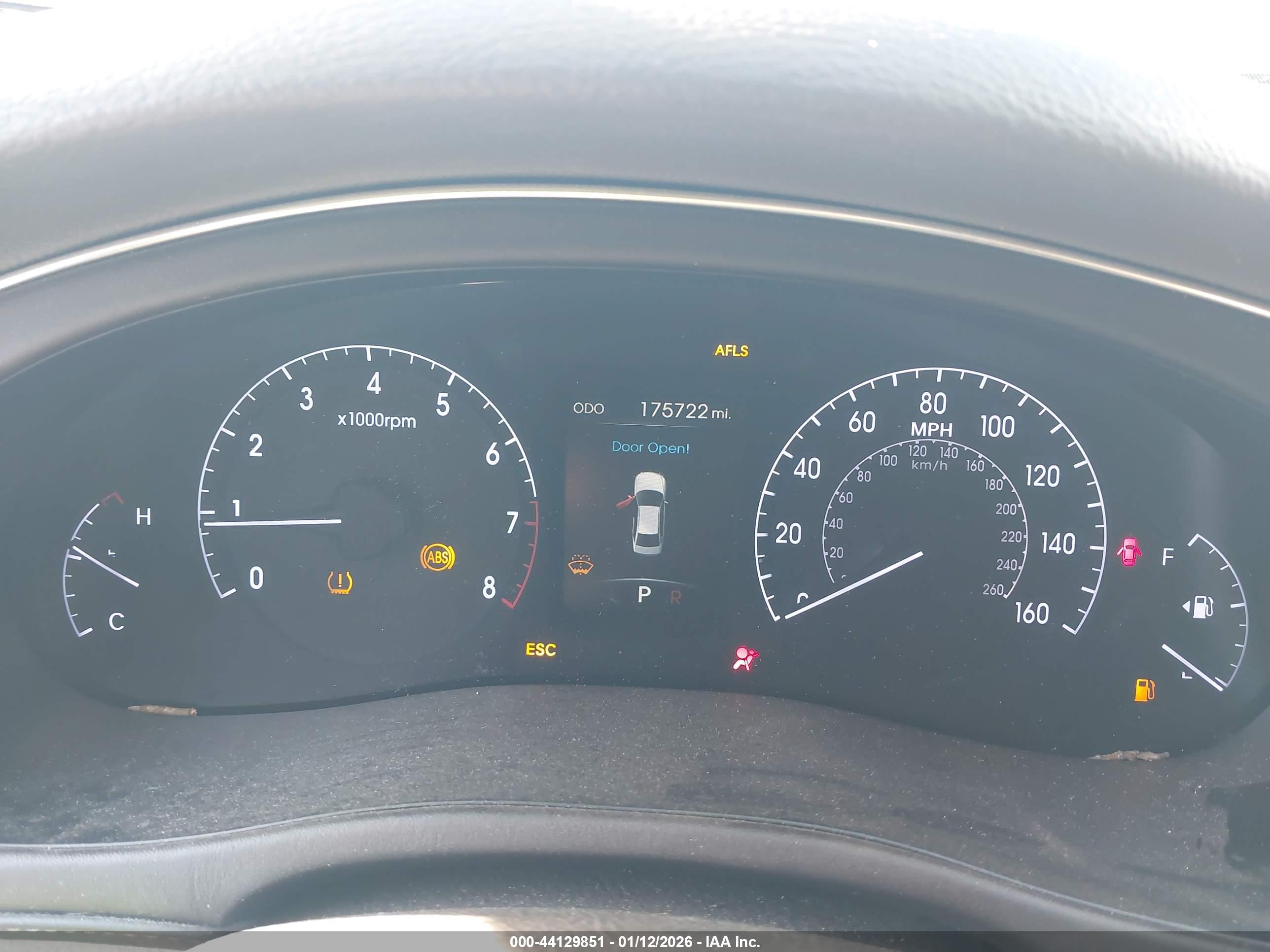 HYUNDAI GENESIS image 7