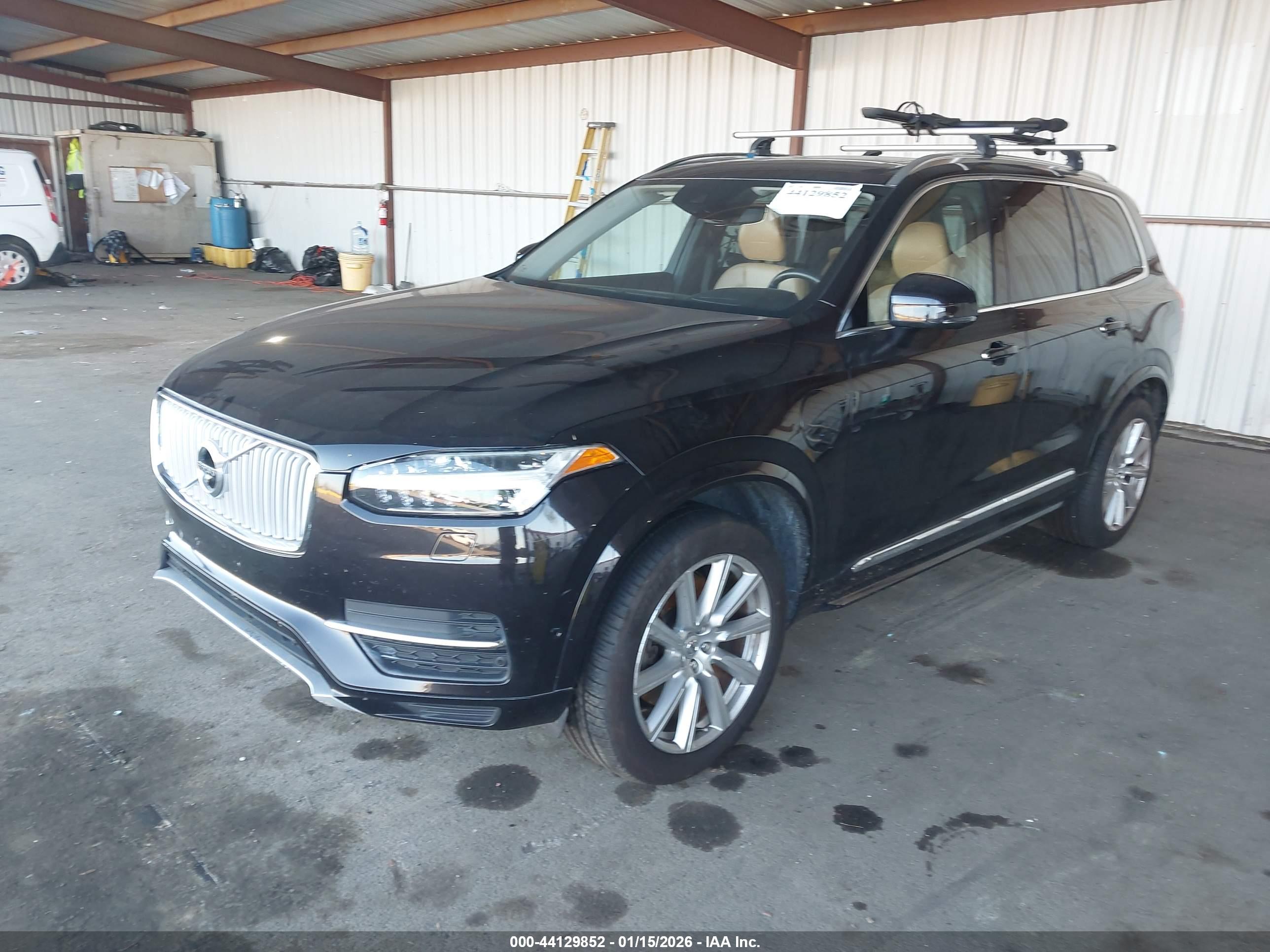 VOLVO XC90 image 2