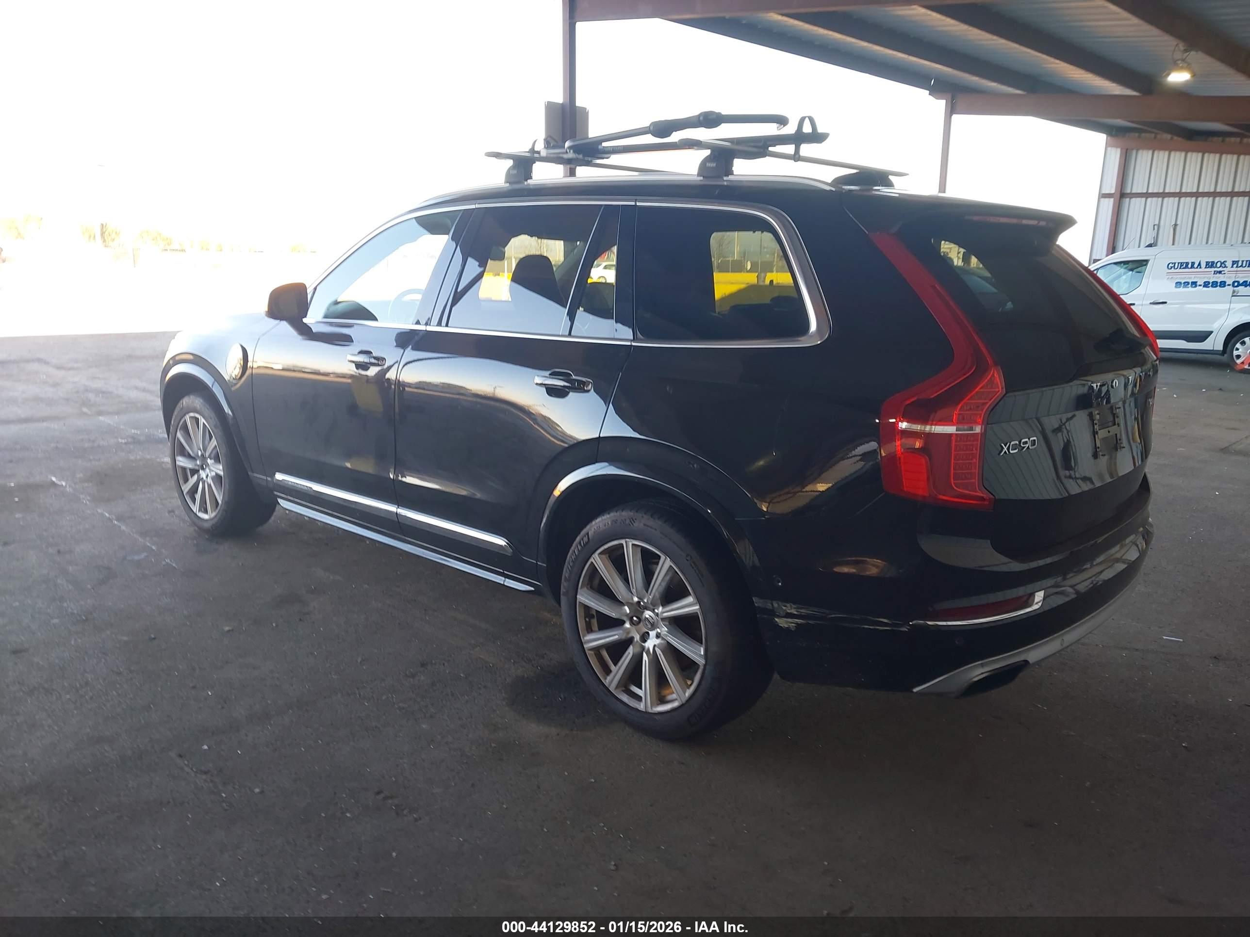 VOLVO XC90 image 3