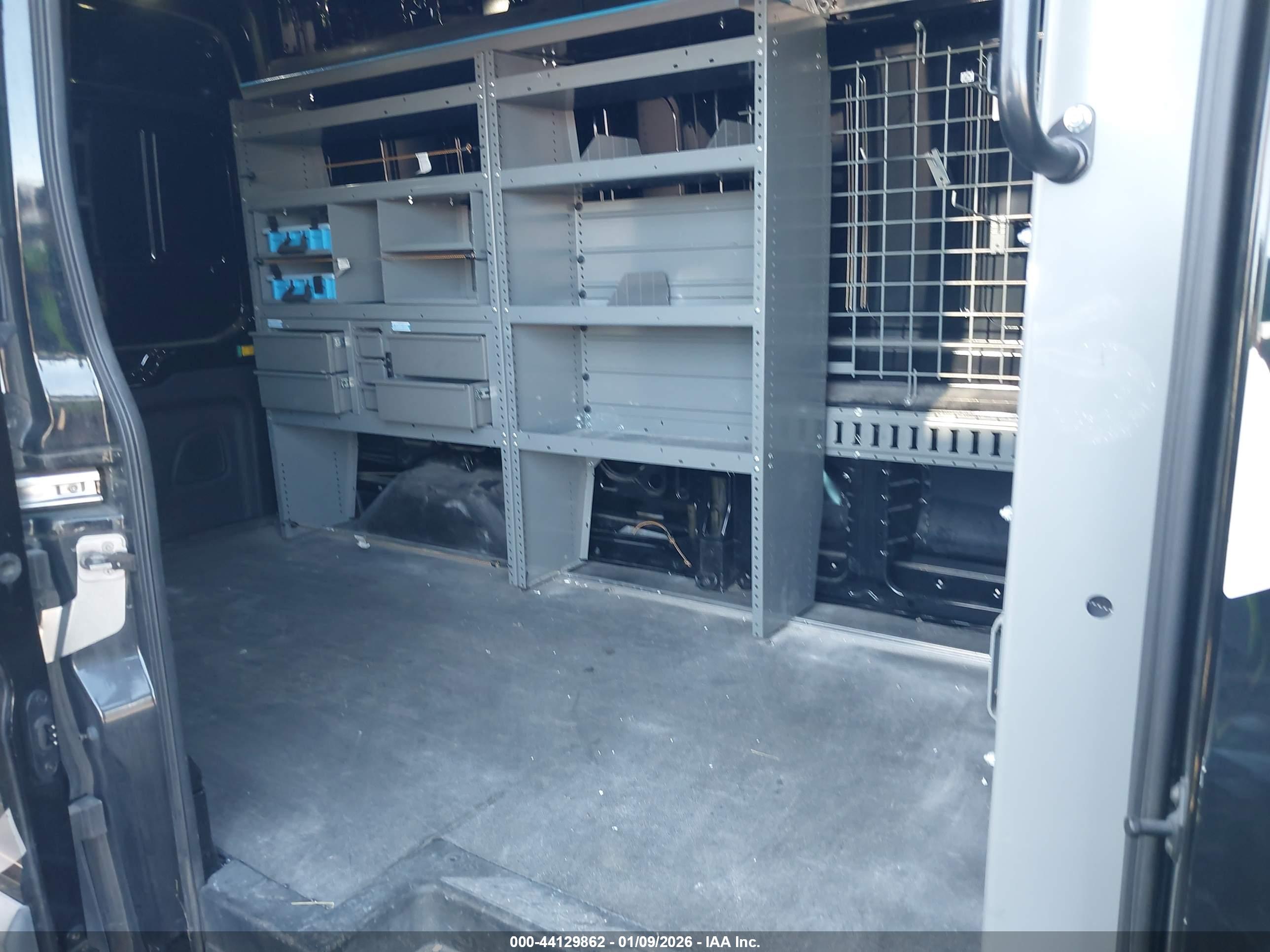 FORD TRANSIT-250 image 8