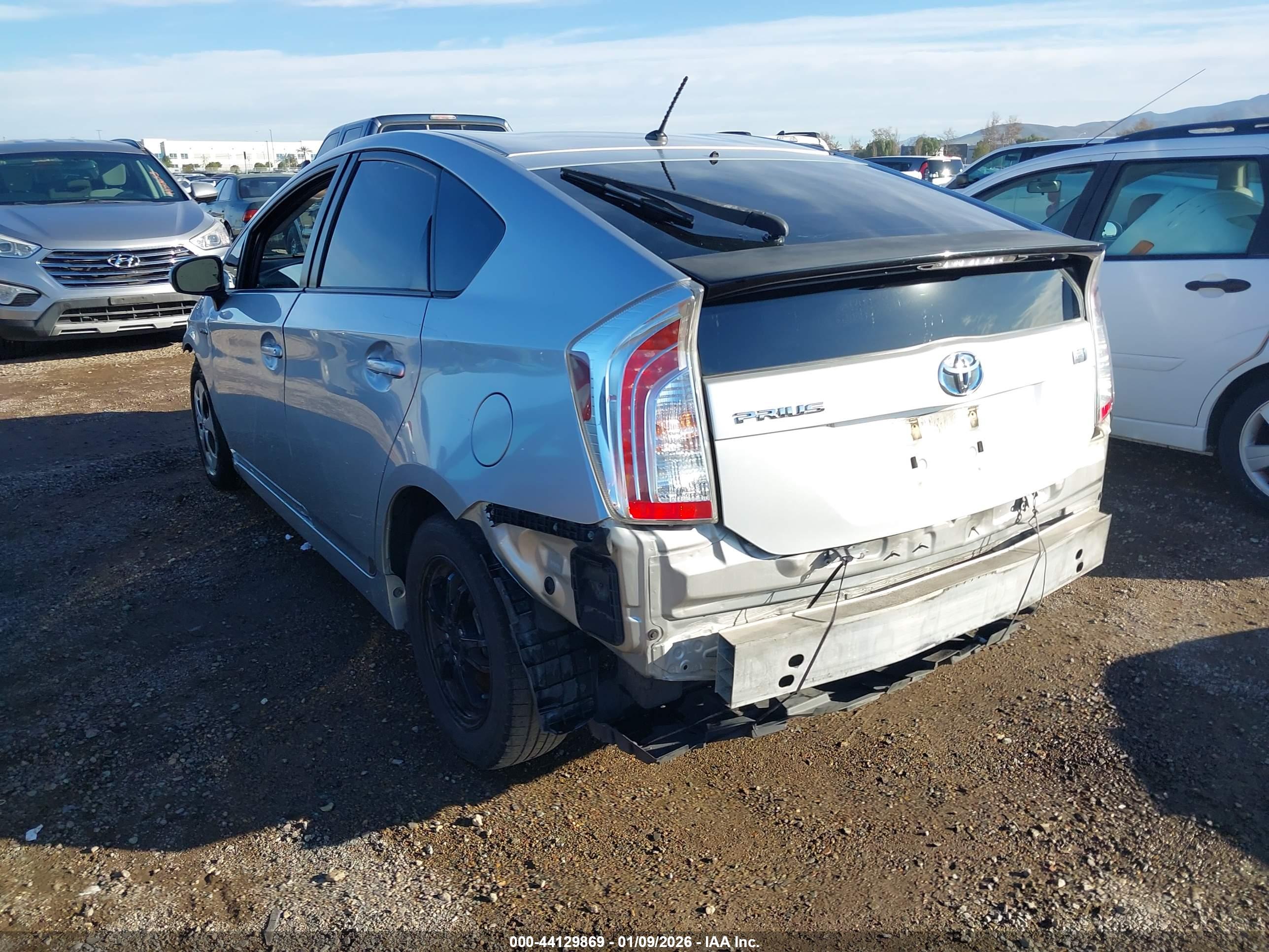 TOYOTA PRIUS image 3