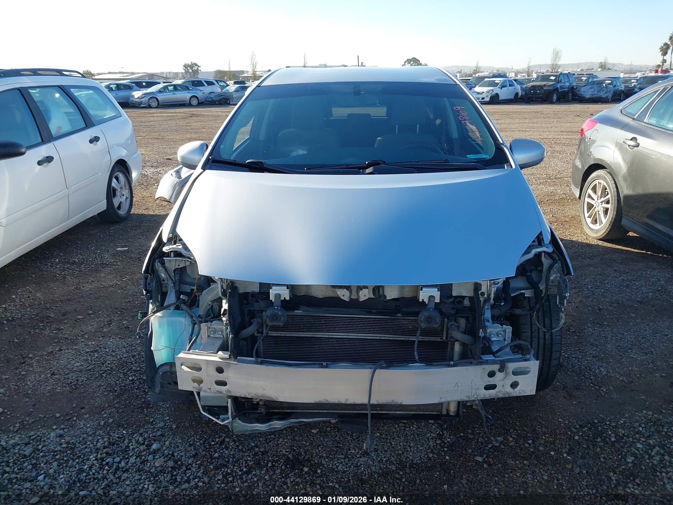 TOYOTA PRIUS image 6