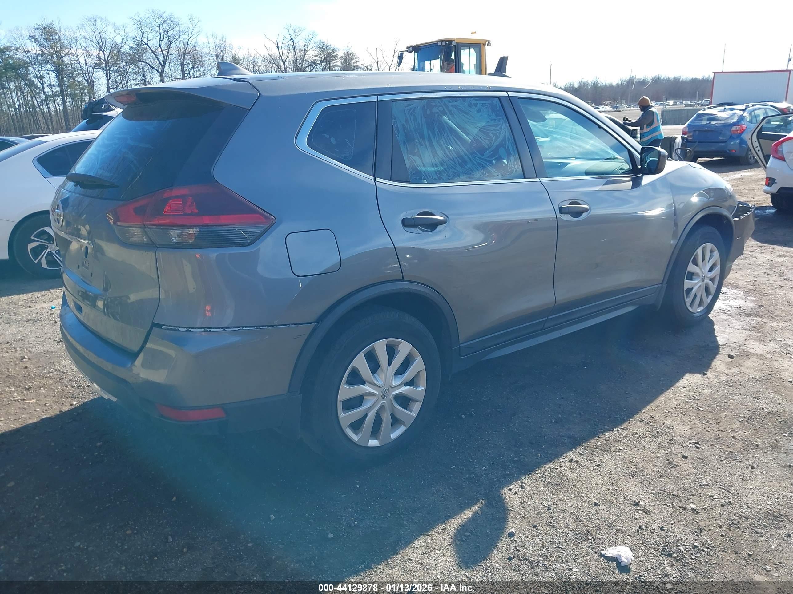 NISSAN ROGUE image 4