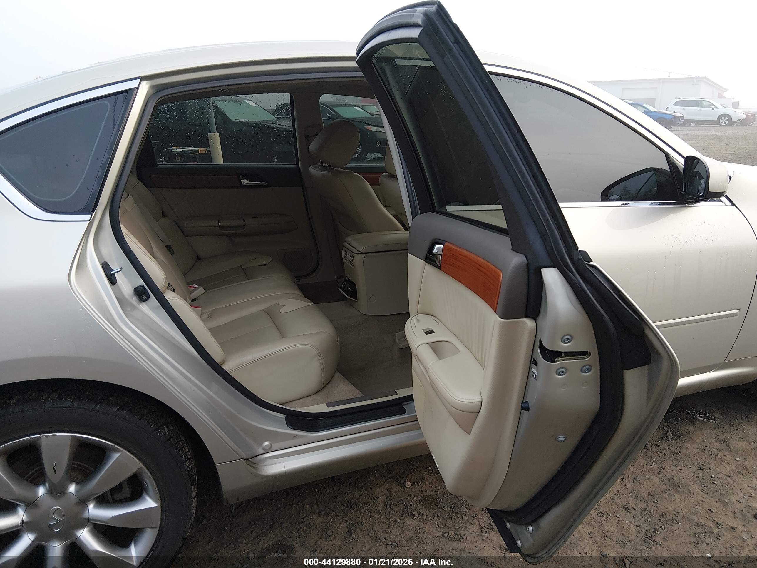INFINITI M35X image 8
