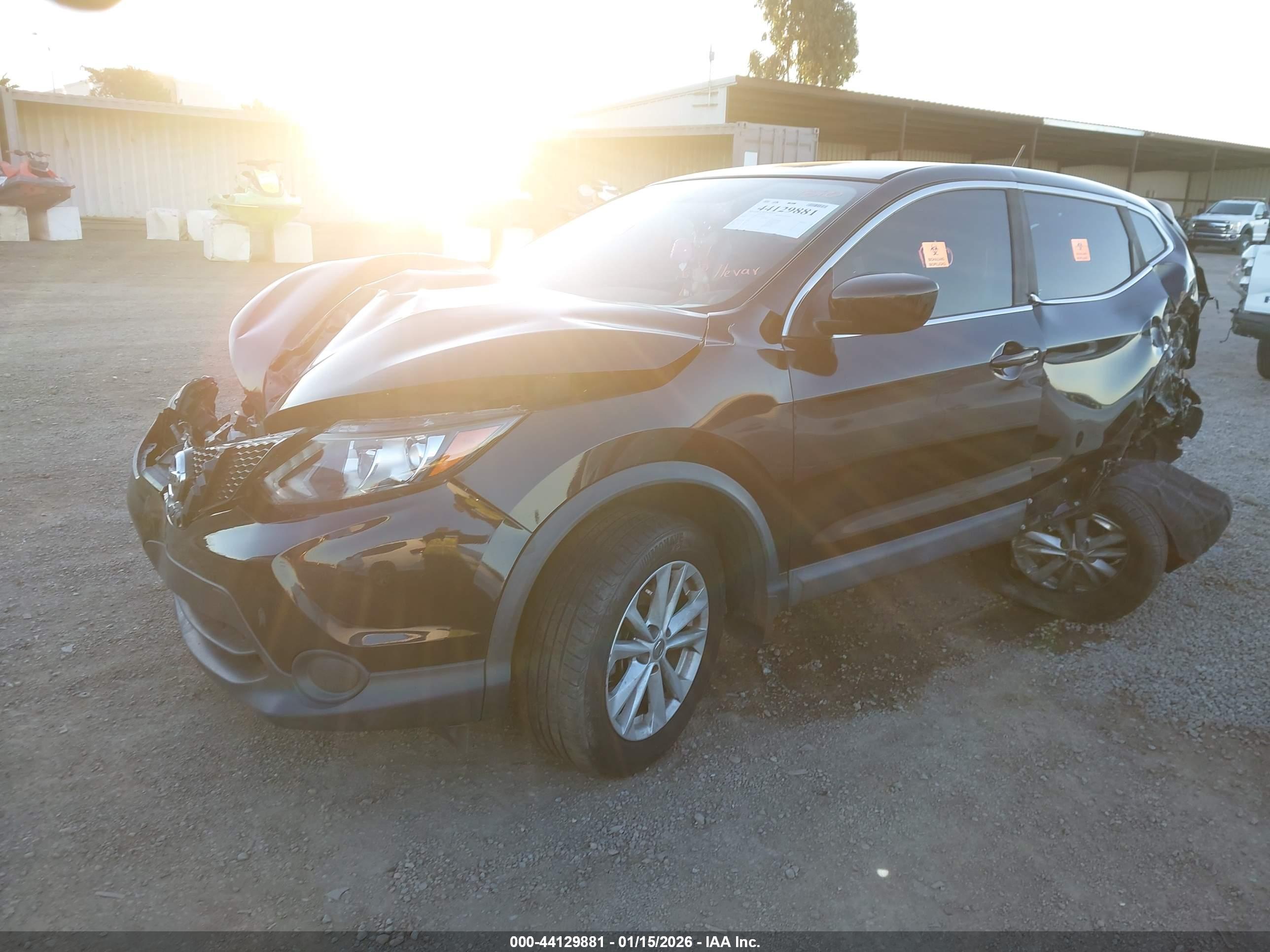 NISSAN ROGUE image 2
