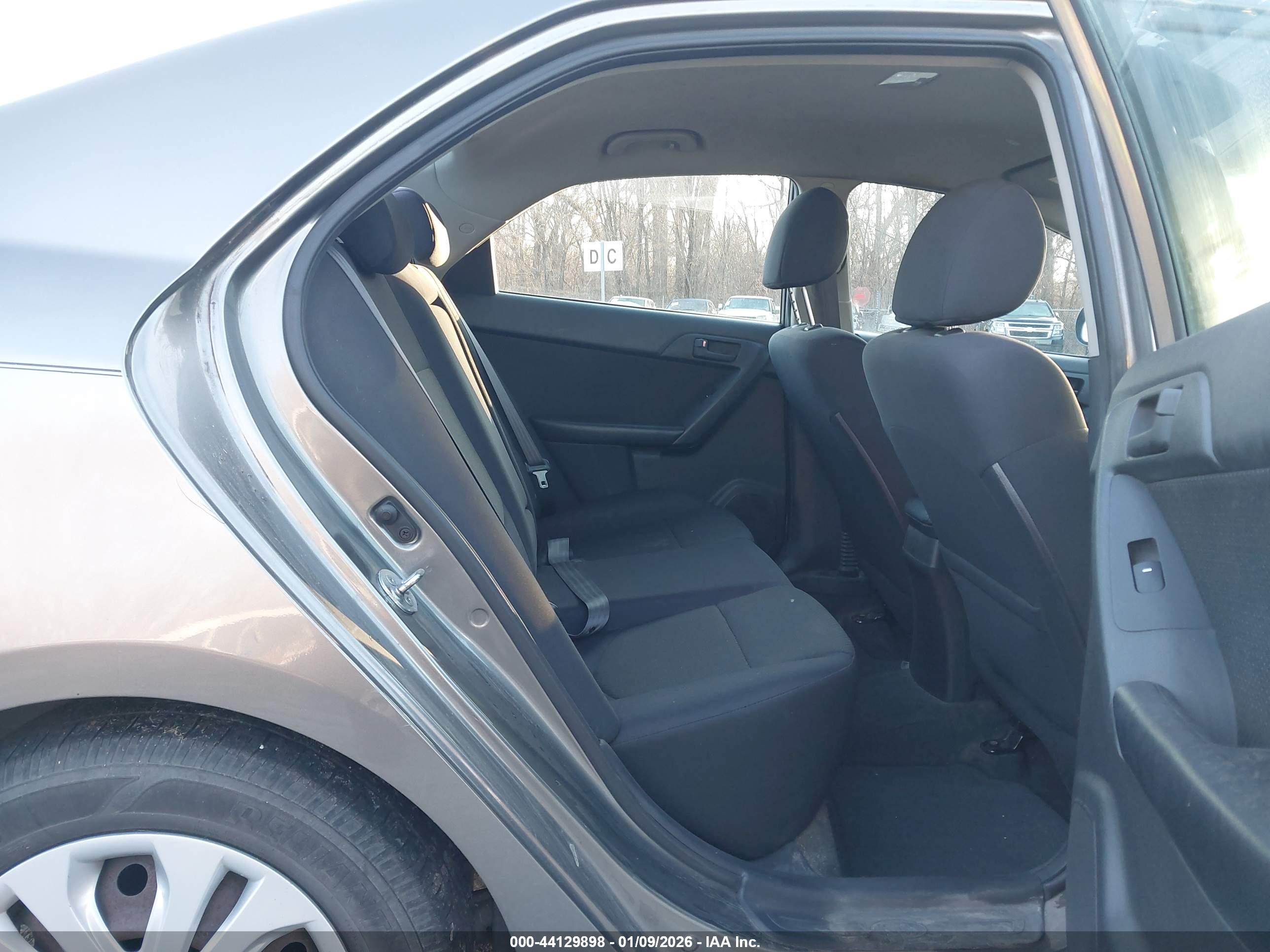 KIA FORTE image 8