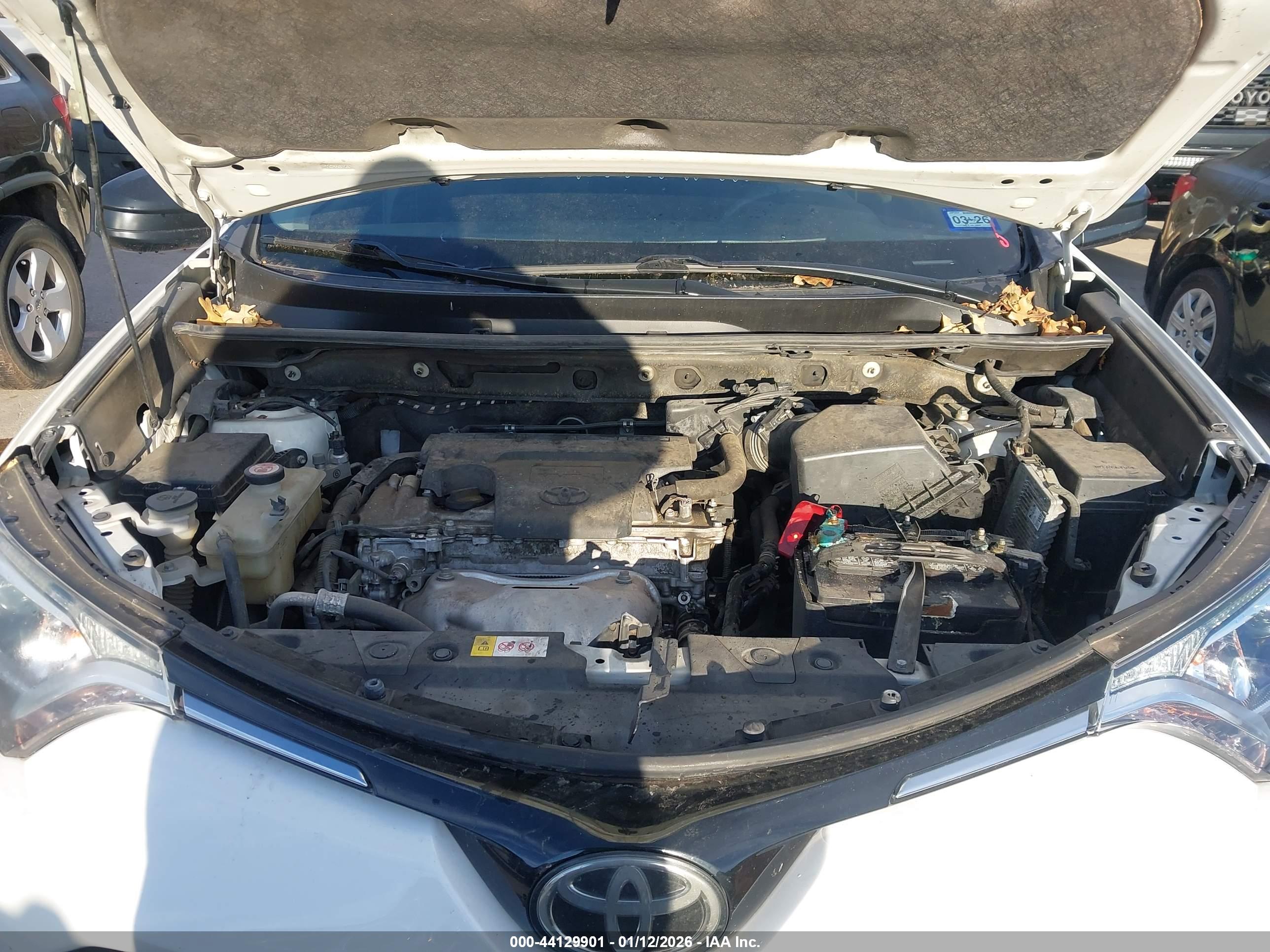 TOYOTA RAV4 image 10