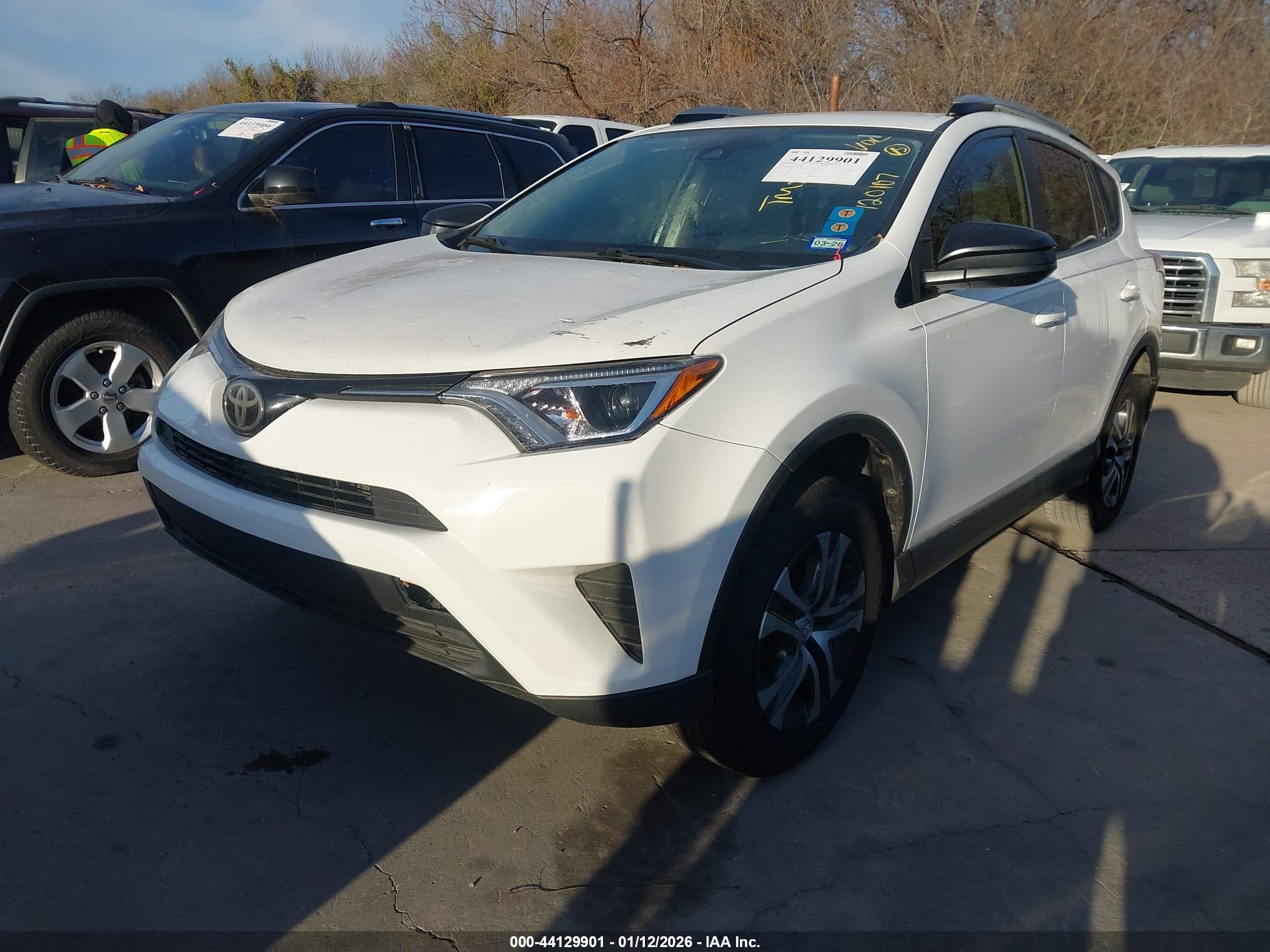 TOYOTA RAV4 image 2