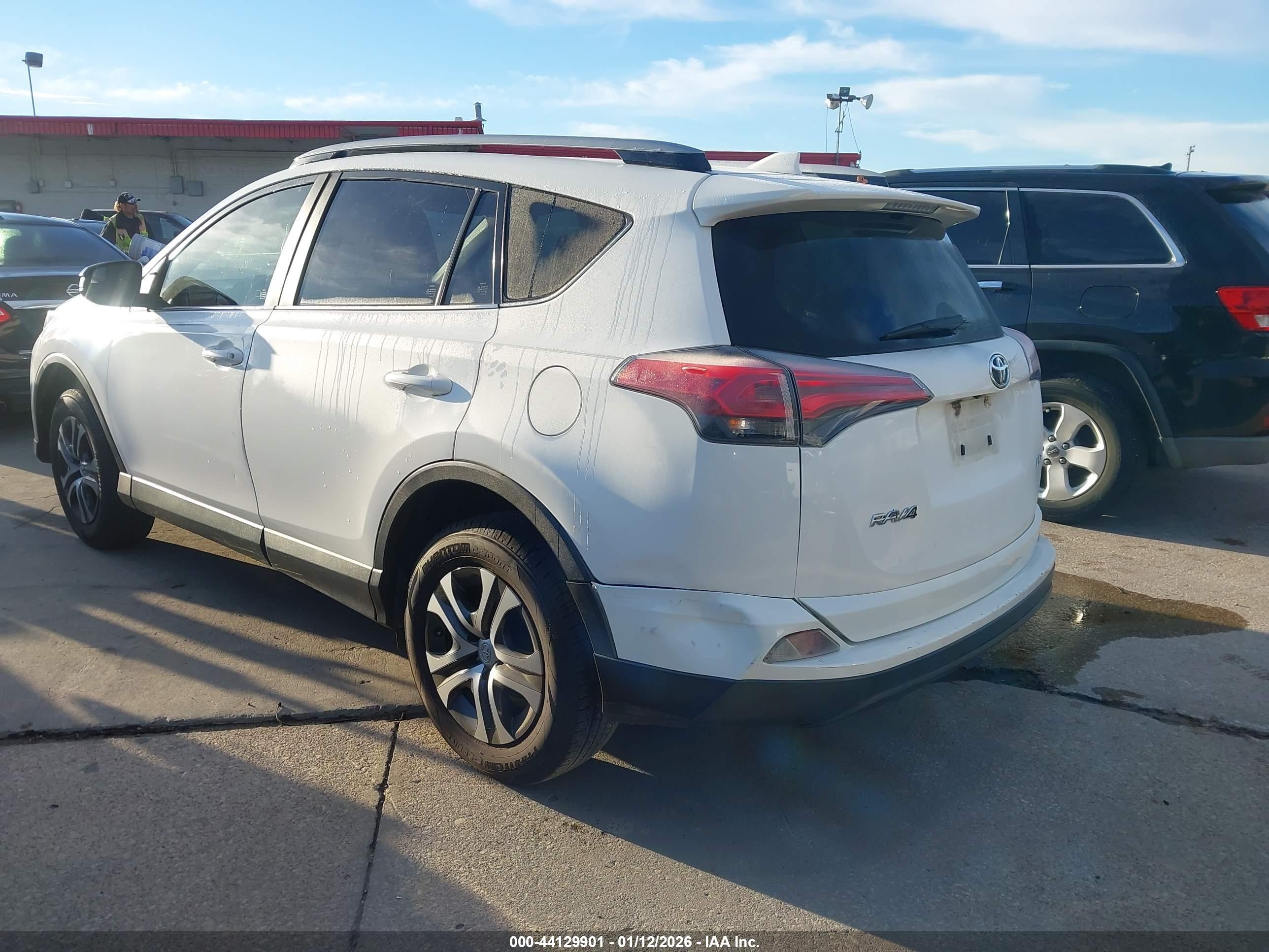 TOYOTA RAV4 image 3
