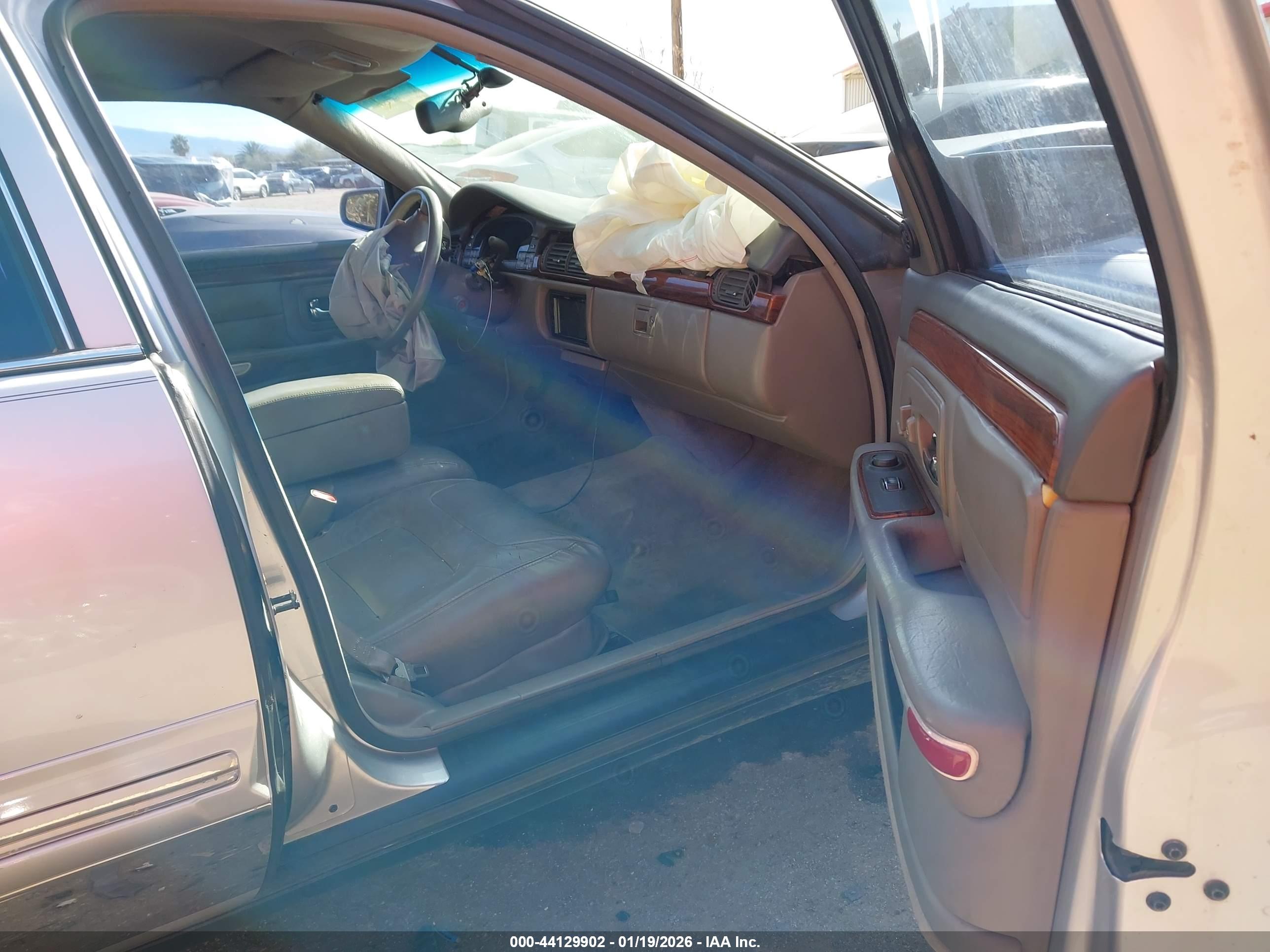 CADILLAC DEVILLE image 5