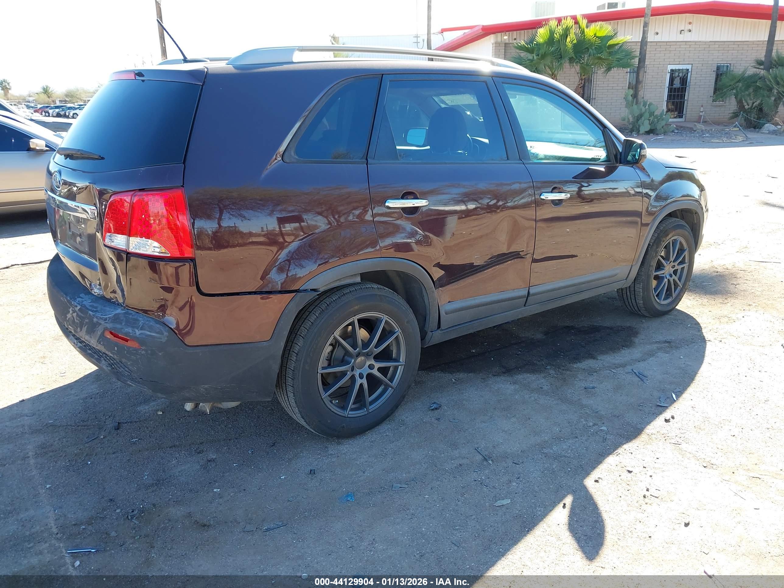 KIA SORENTO image 4