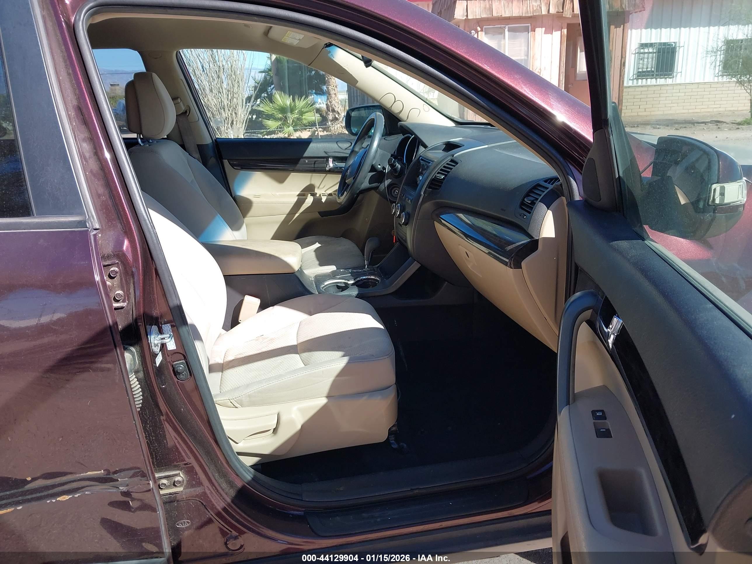 KIA SORENTO image 5