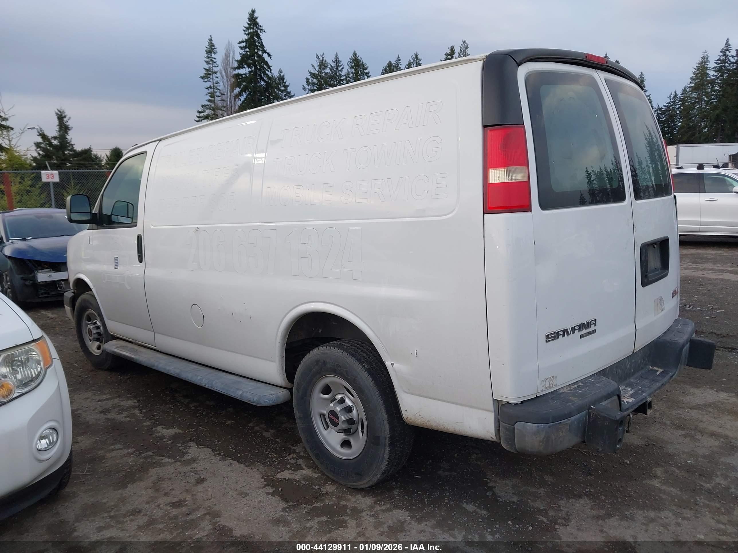GMC SAVANA image 3
