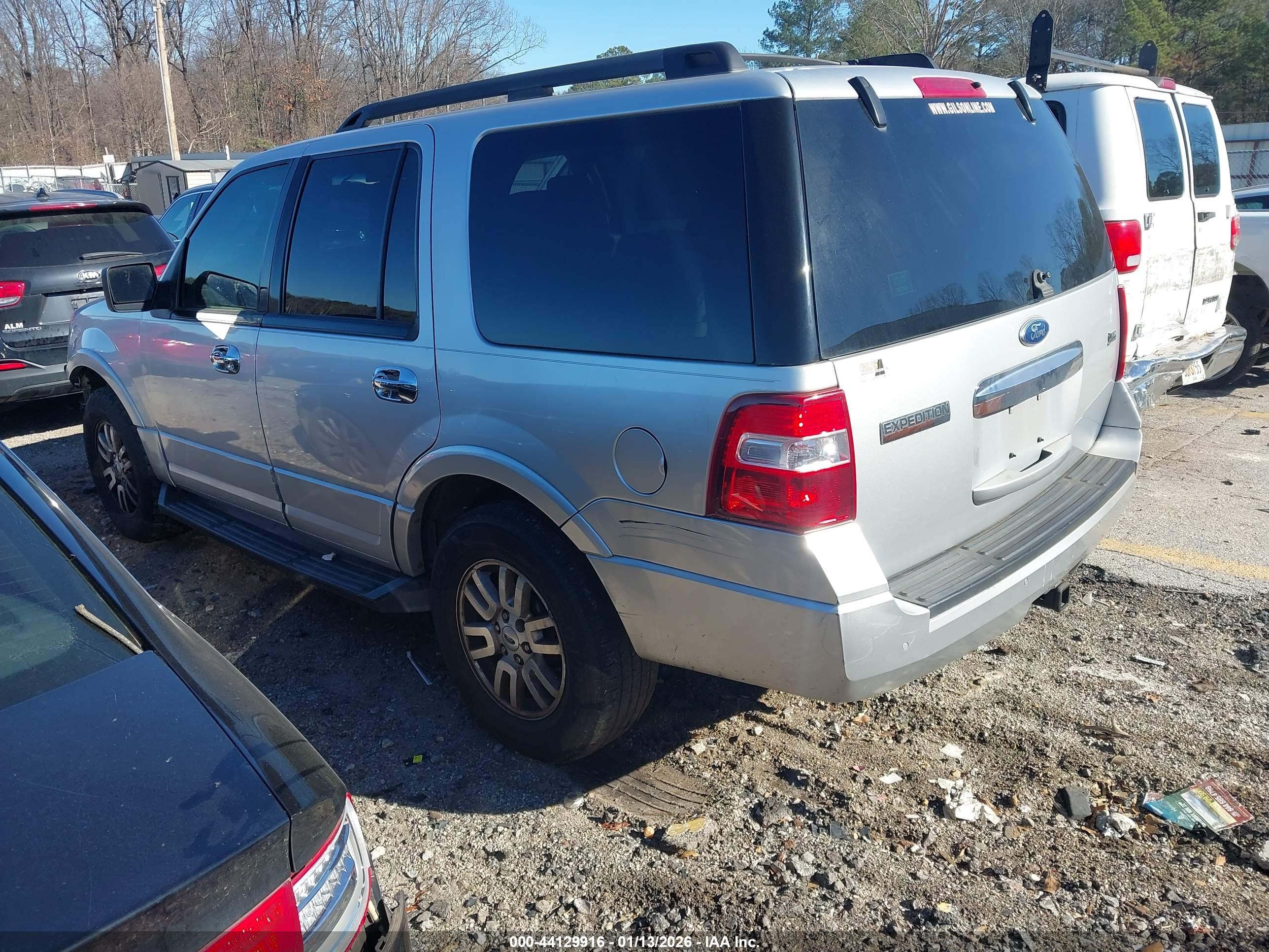 FORD EXPEDITION image 3