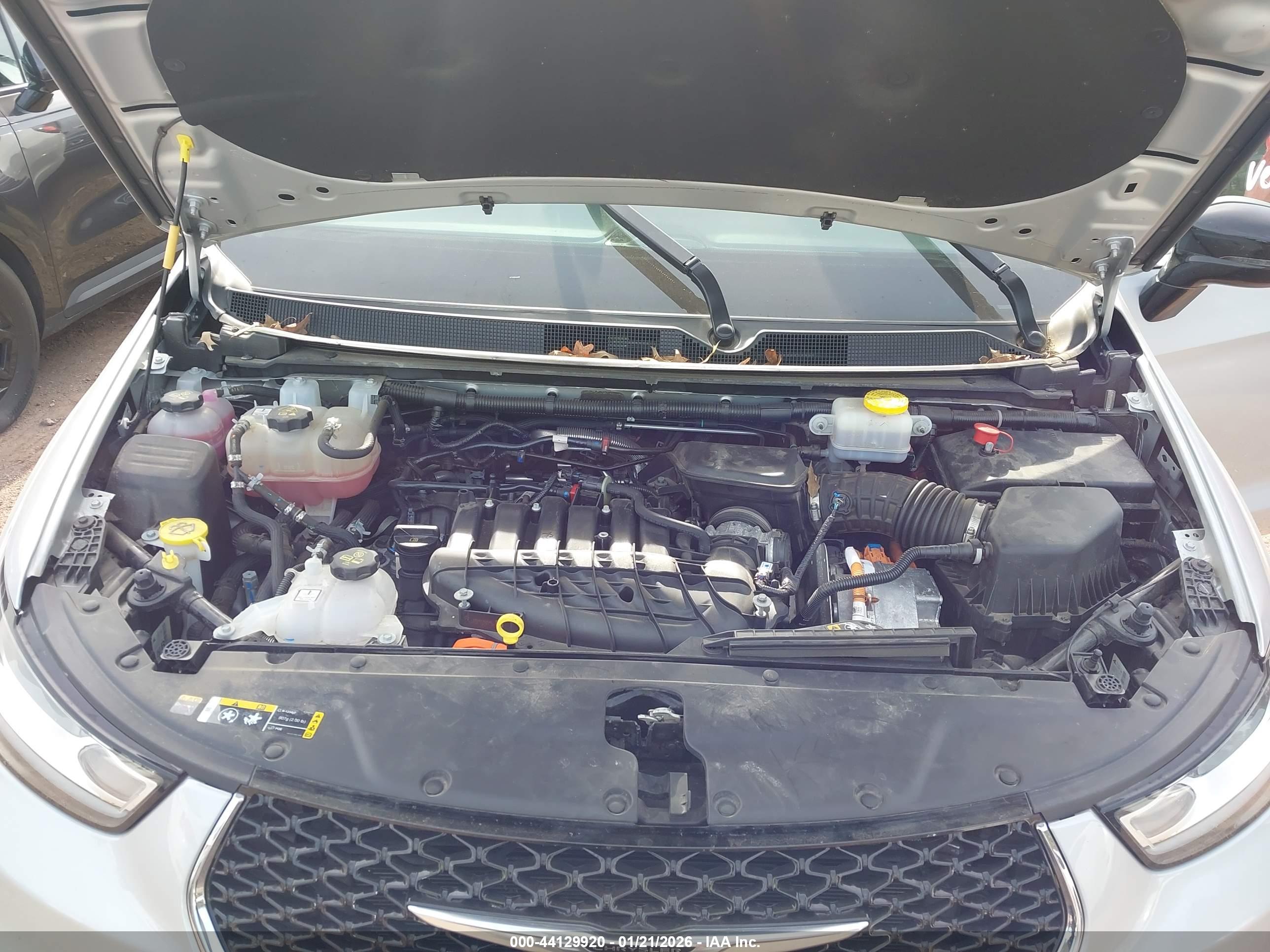 CHRYSLER PACIFICA image 10