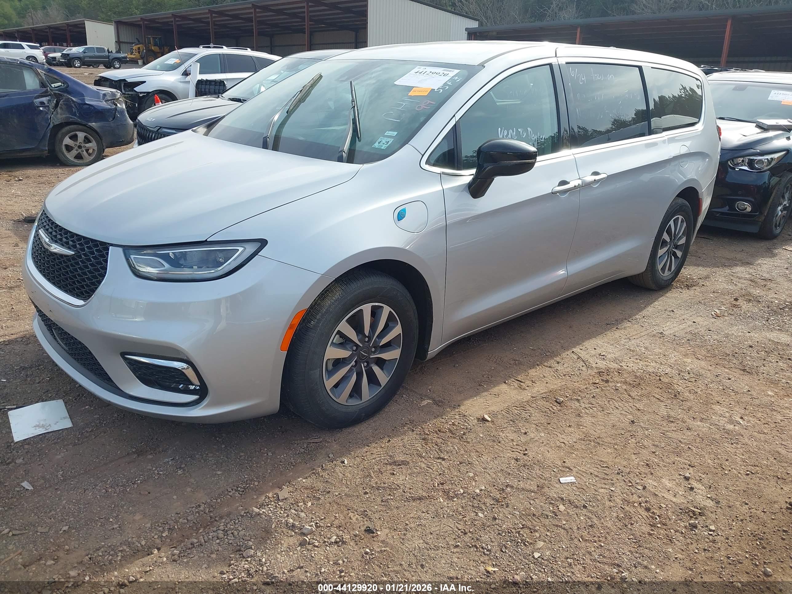 CHRYSLER PACIFICA image 2