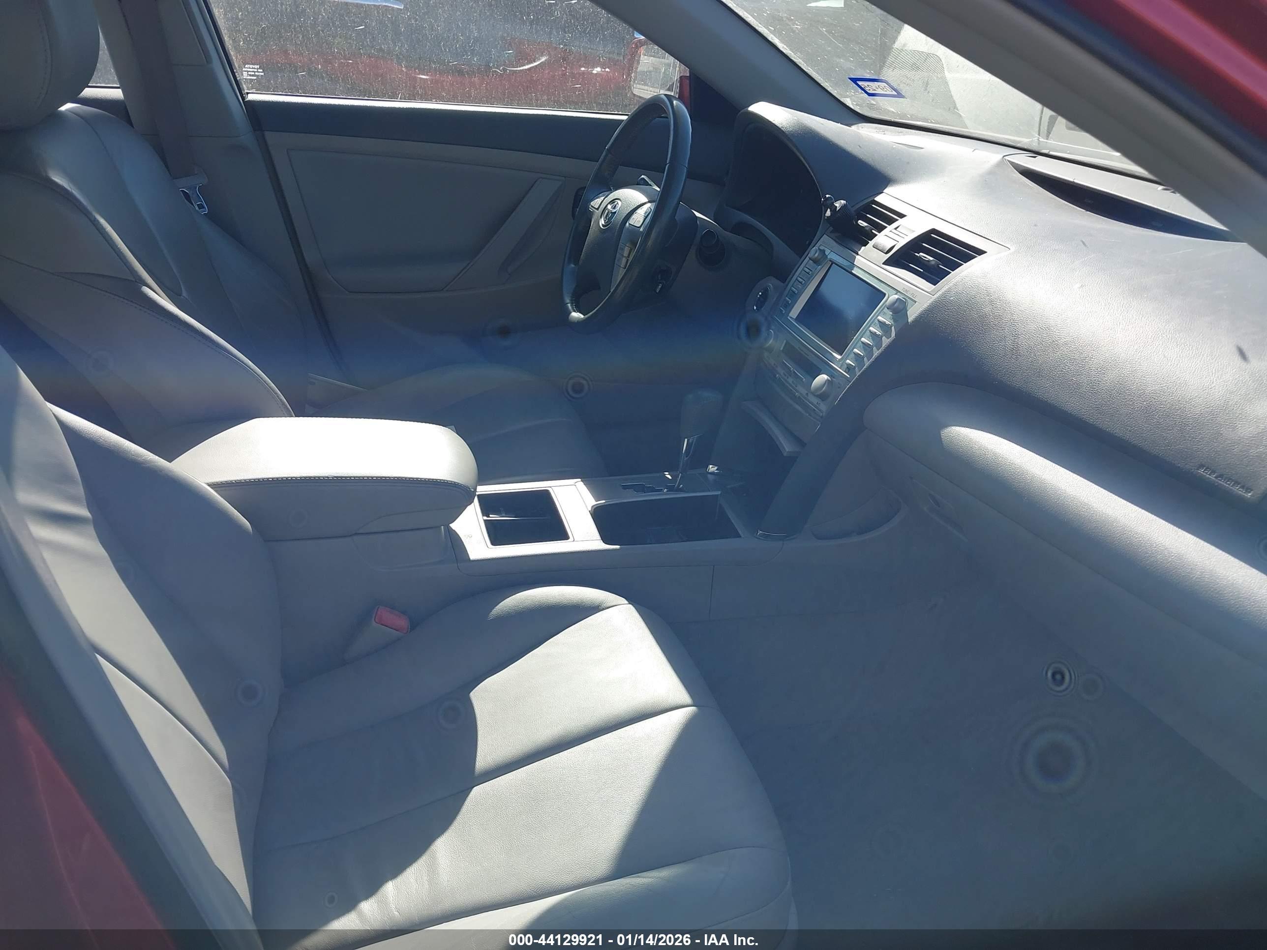 TOYOTA CAMRY image 5