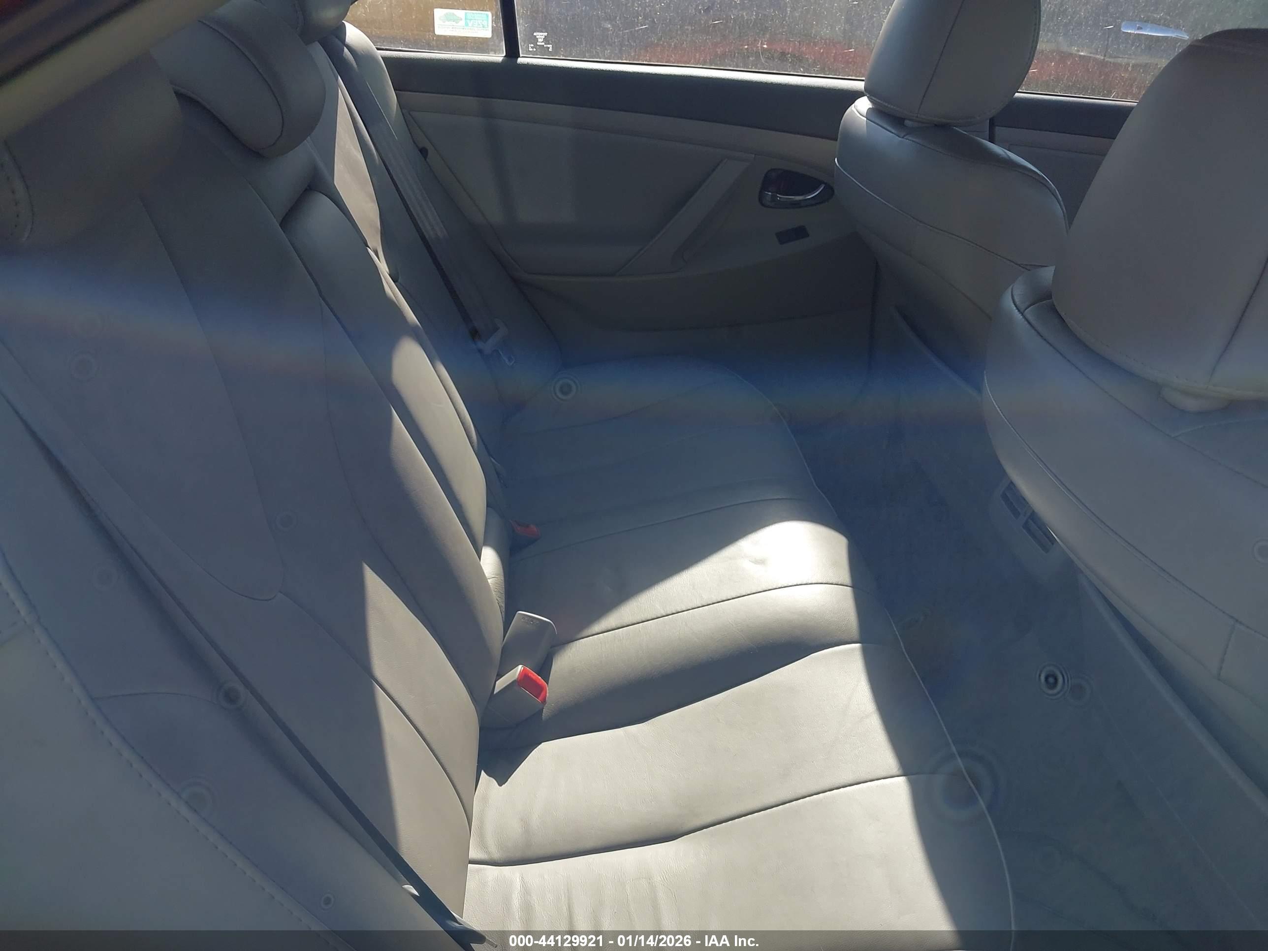 TOYOTA CAMRY image 8
