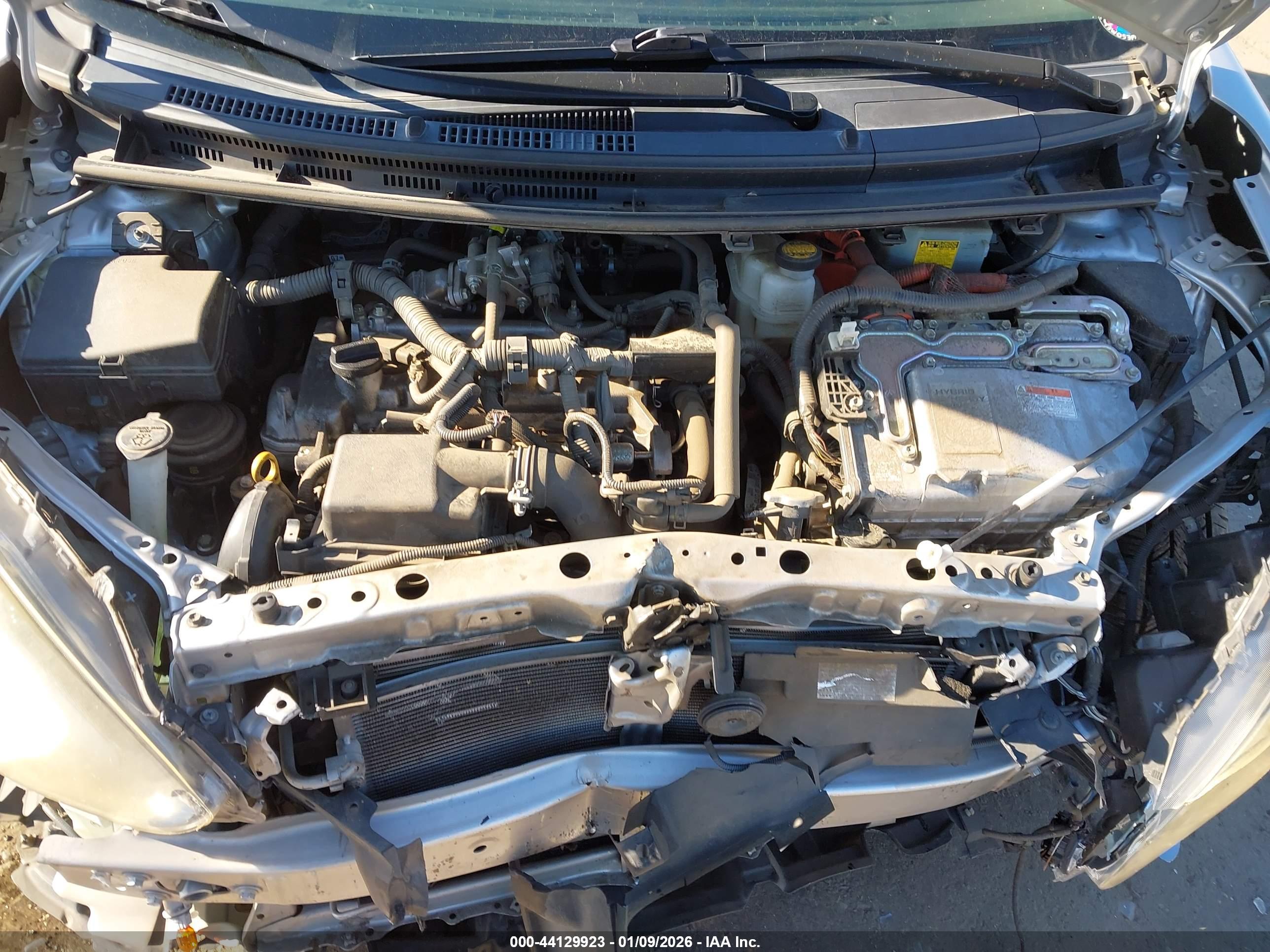 TOYOTA PRIUS image 10