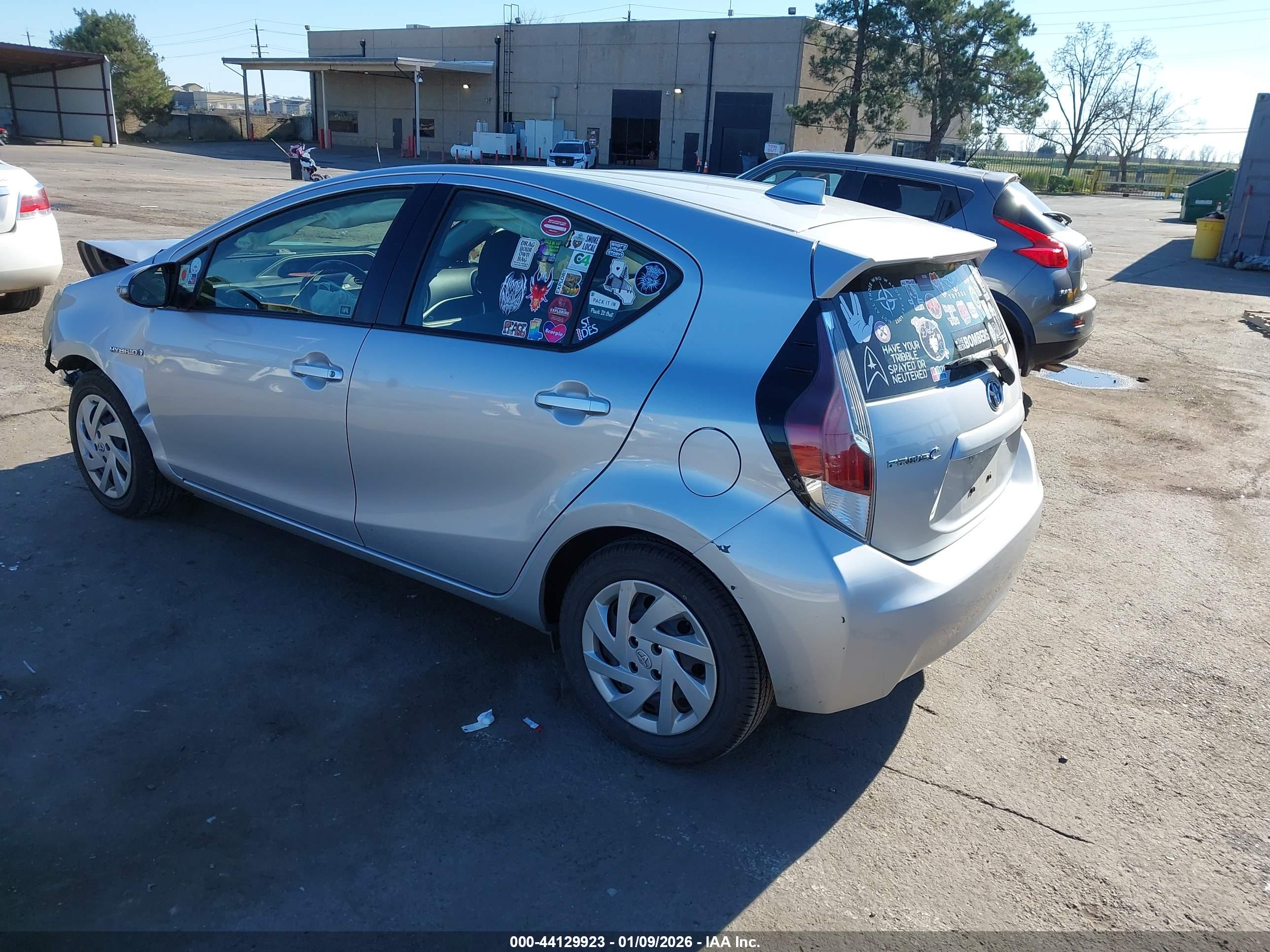TOYOTA PRIUS image 3
