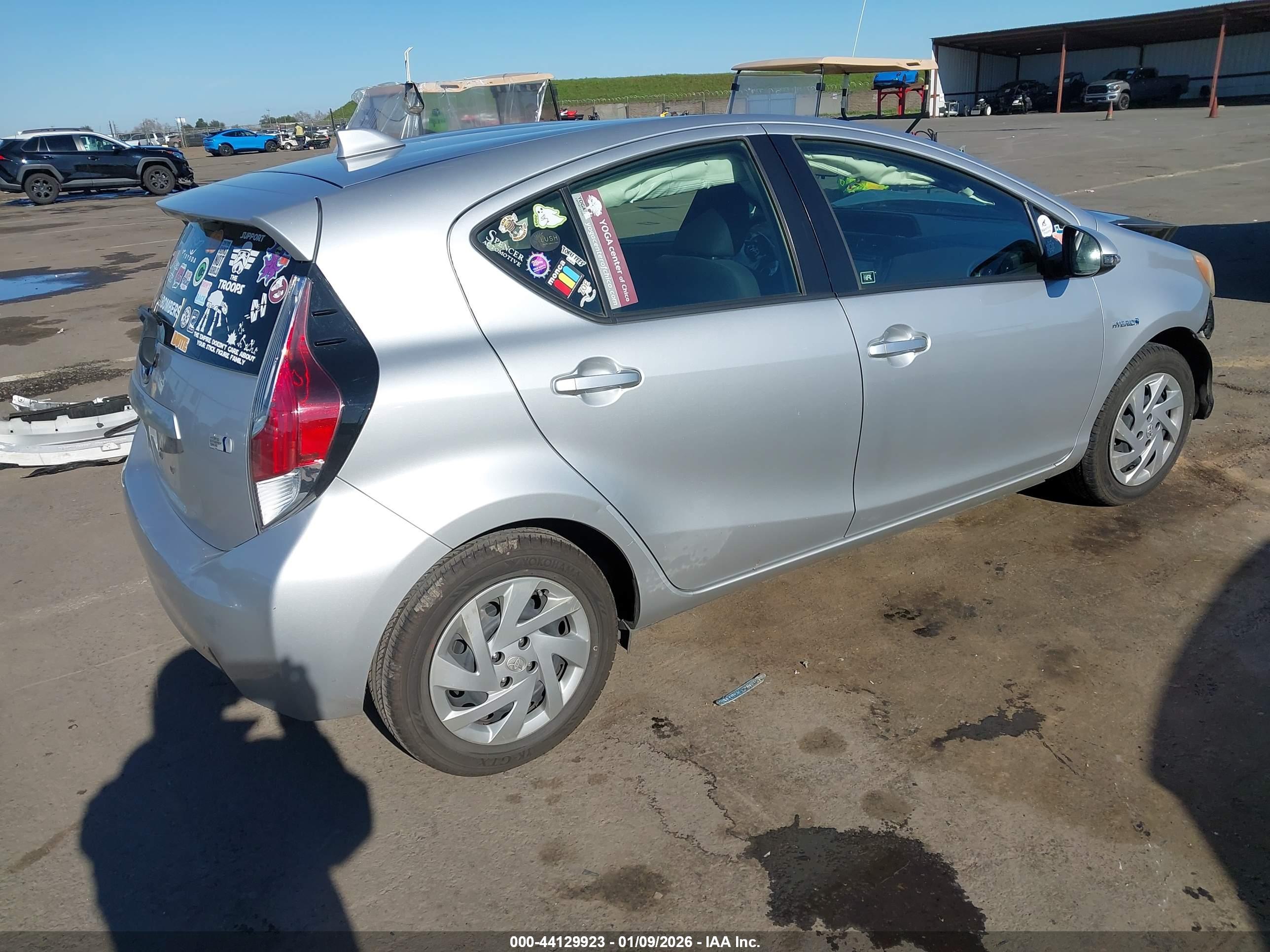 TOYOTA PRIUS image 4