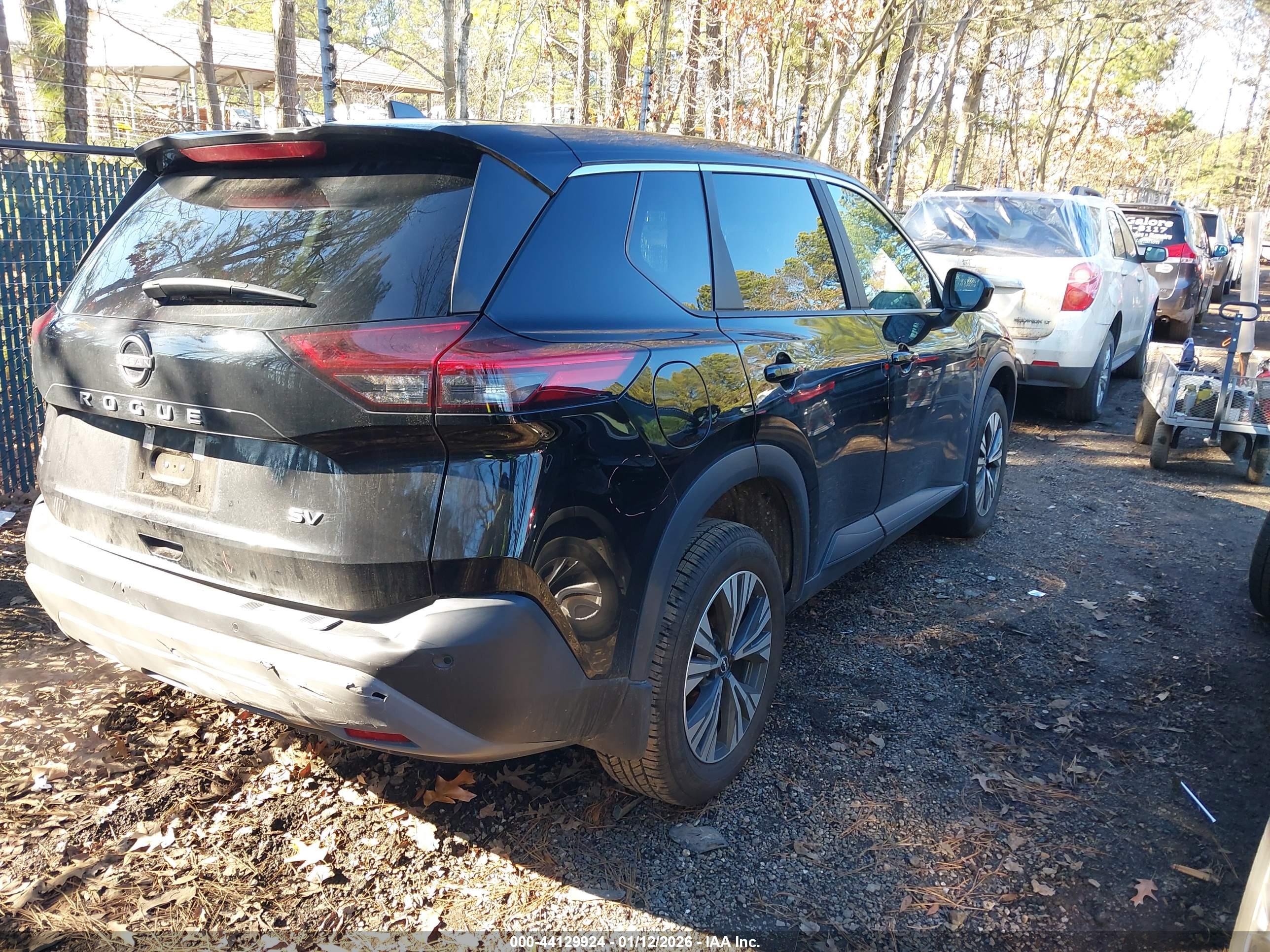 NISSAN ROGUE image 4