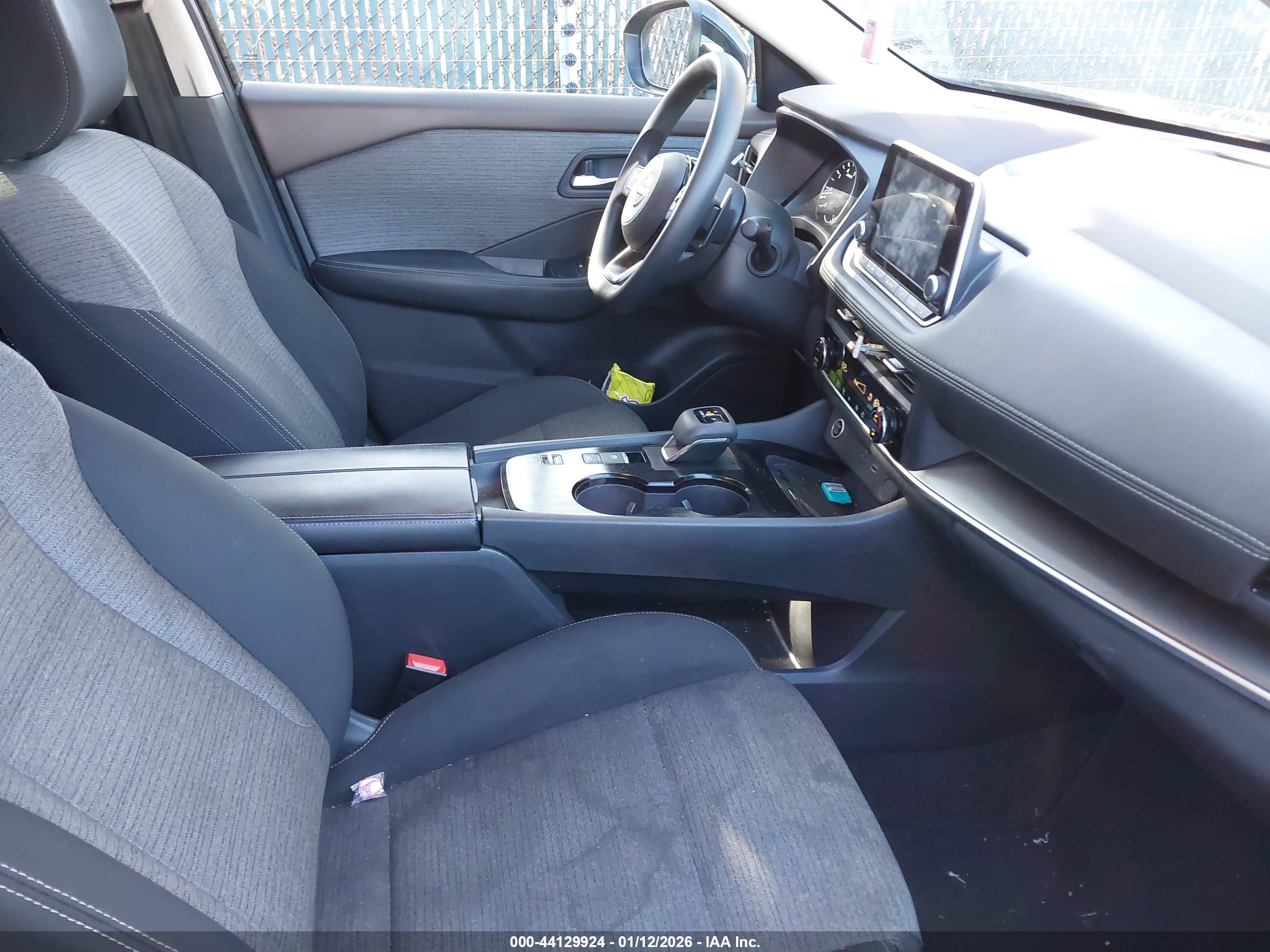 NISSAN ROGUE image 5