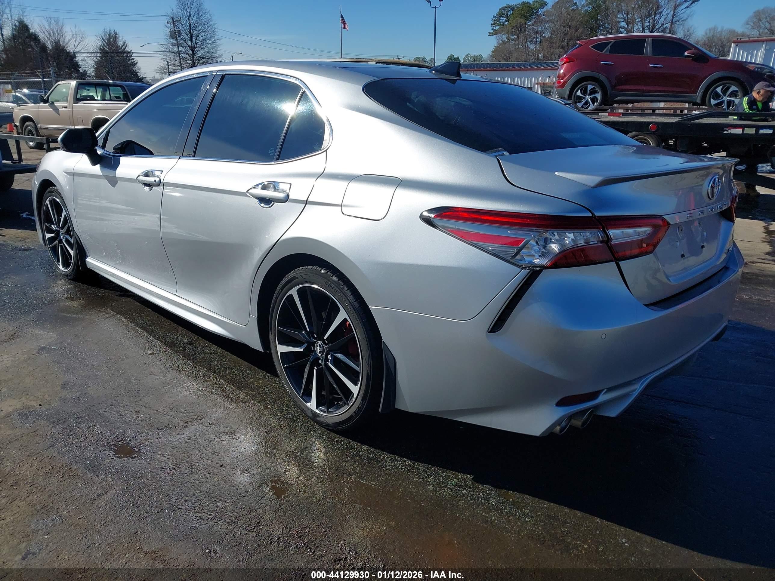 TOYOTA CAMRY image 3