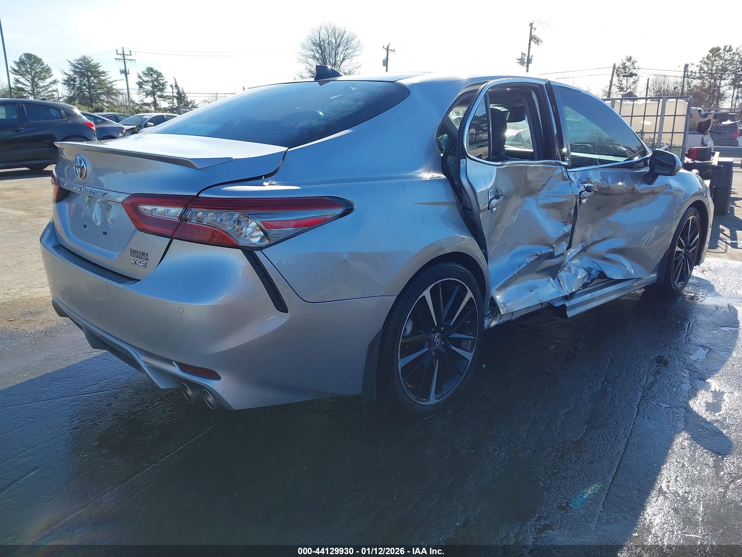 TOYOTA CAMRY image 4