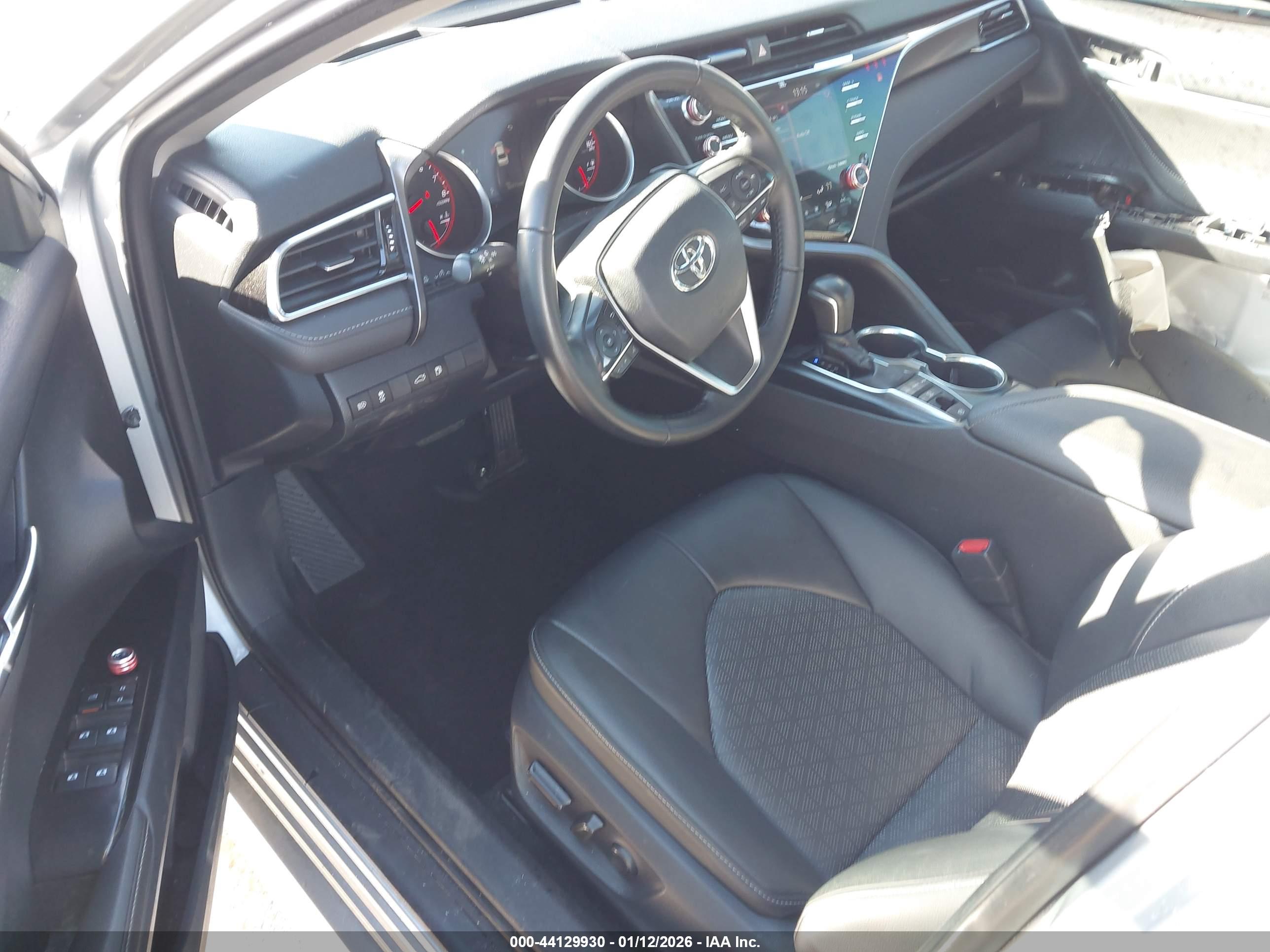 TOYOTA CAMRY image 5