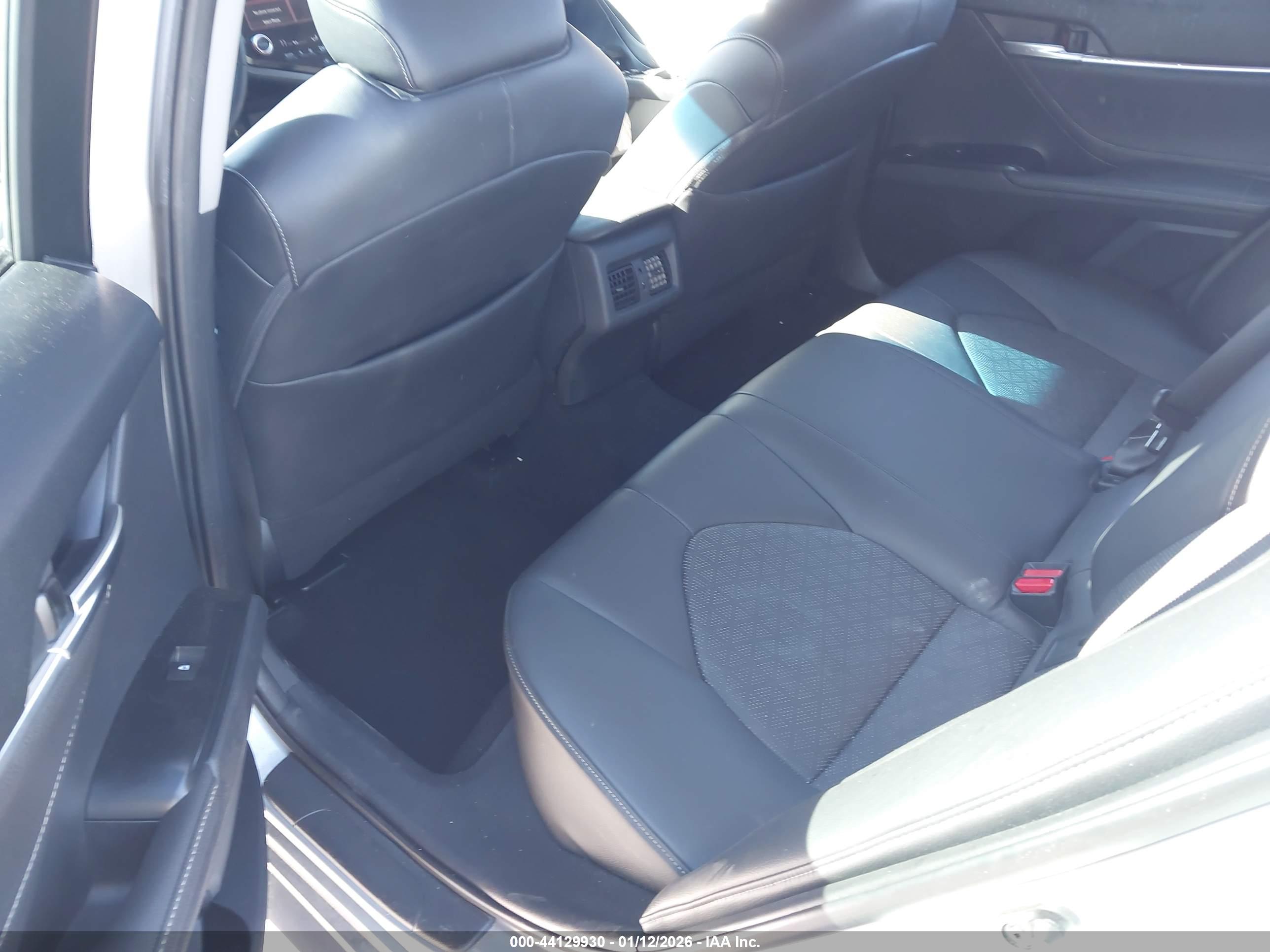 TOYOTA CAMRY image 8