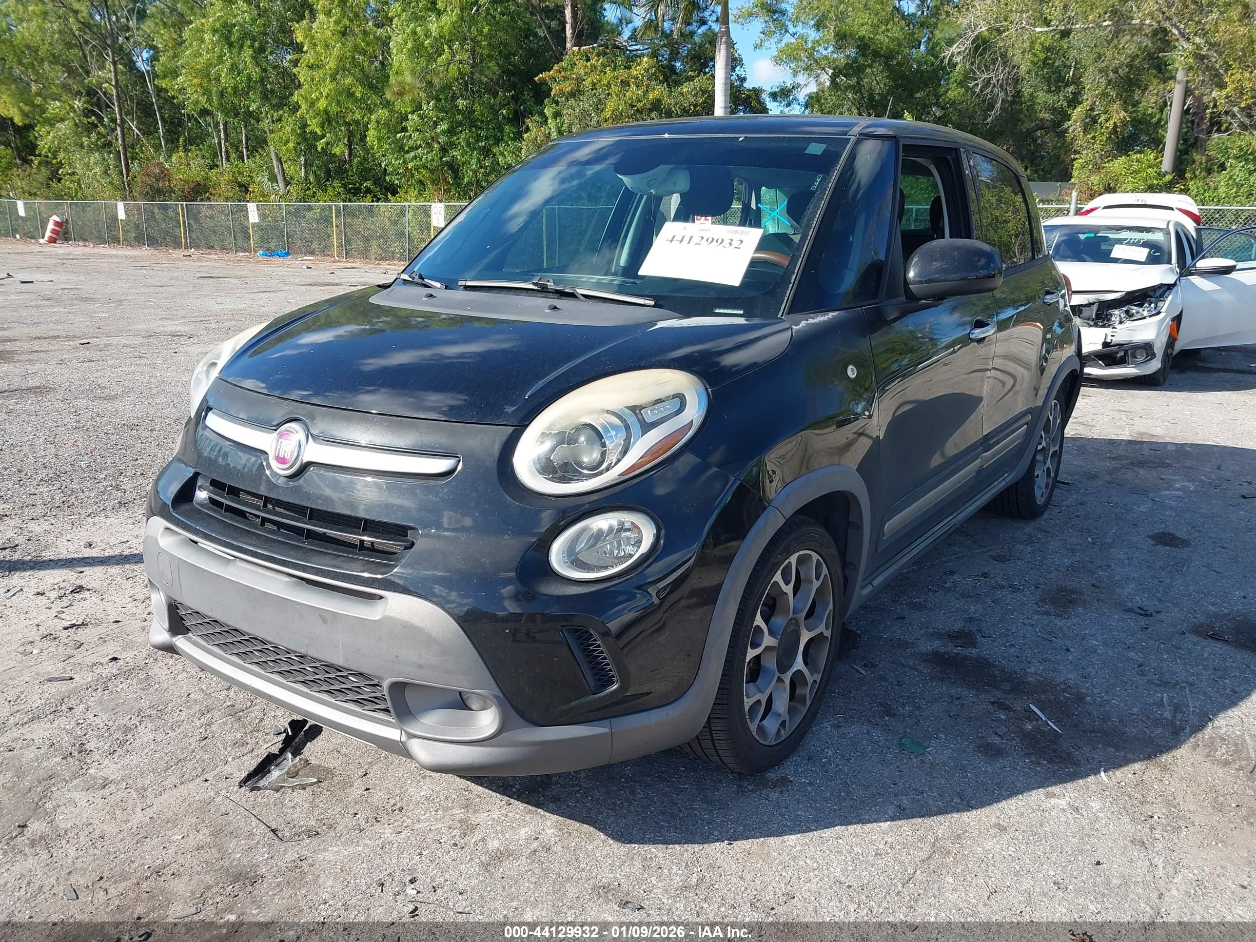 FIAT 500L image 2