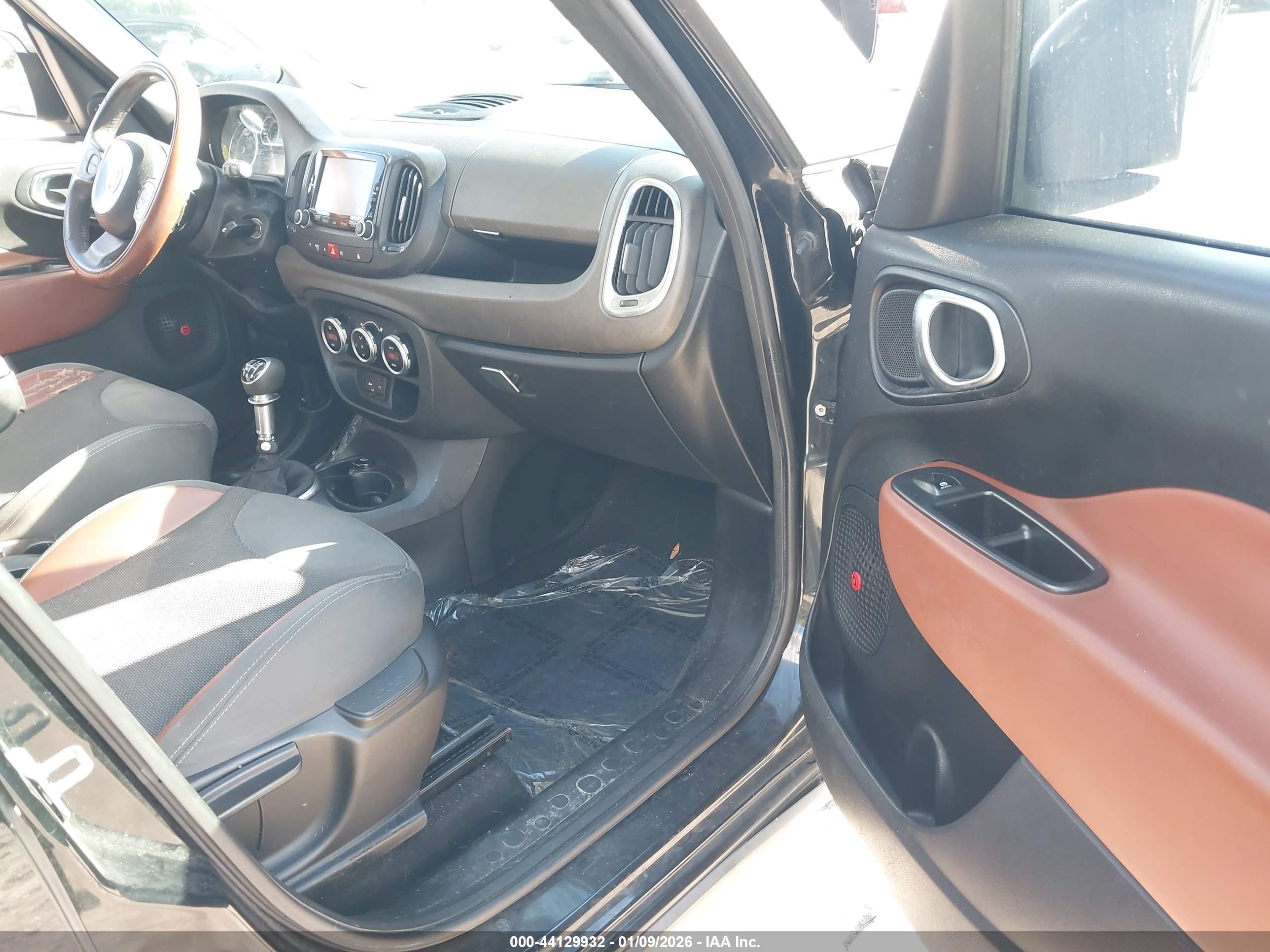 FIAT 500L image 5