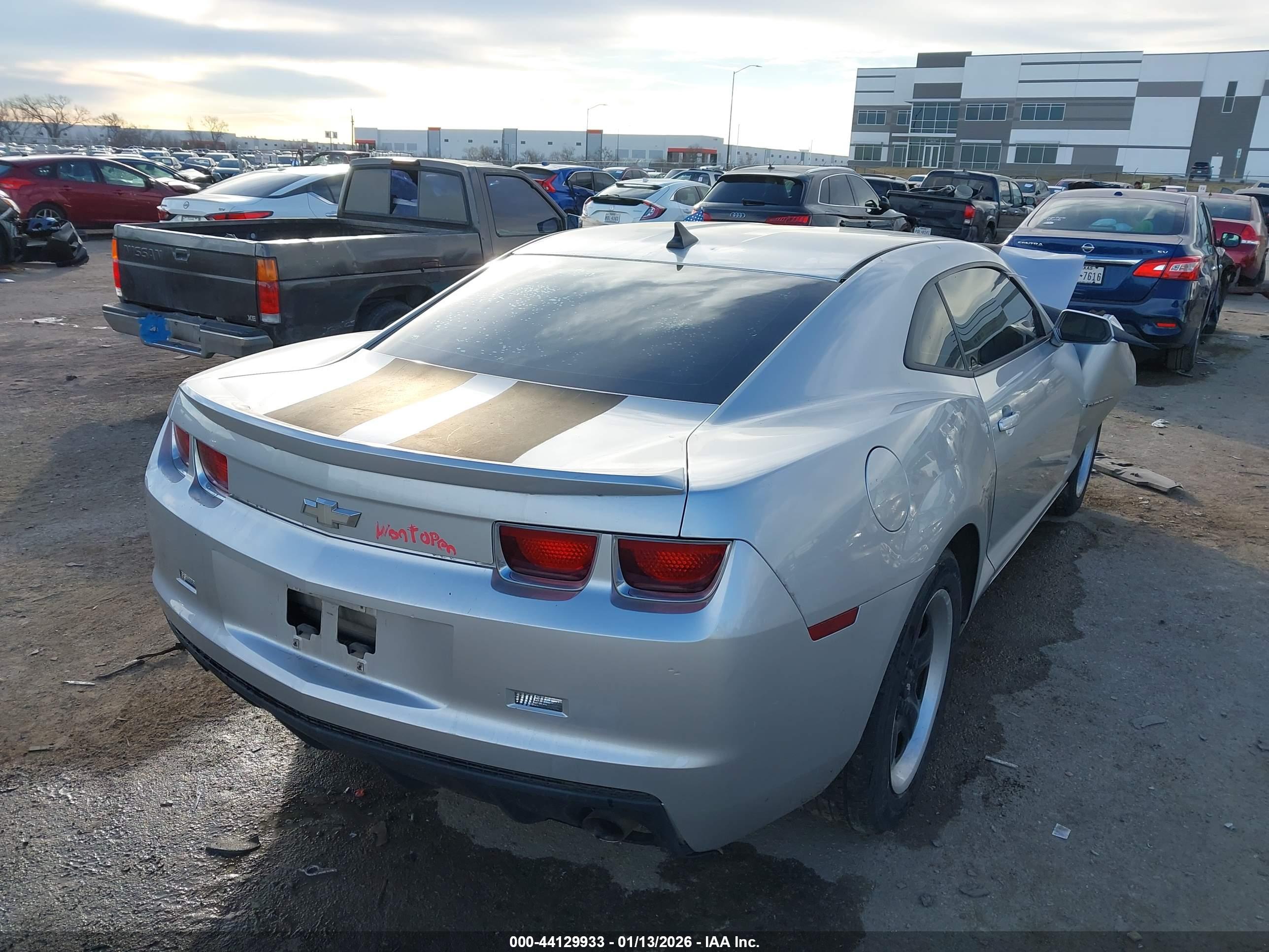 CHEVROLET CAMARO image 4