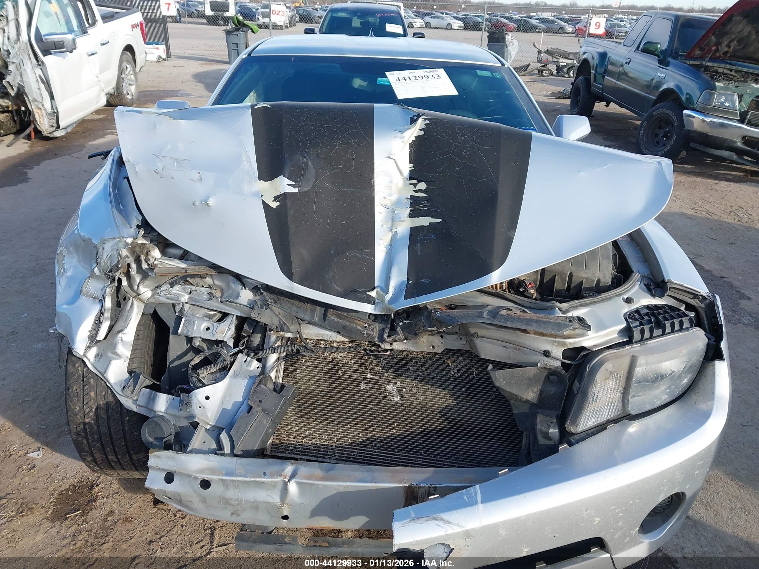 CHEVROLET CAMARO image 6