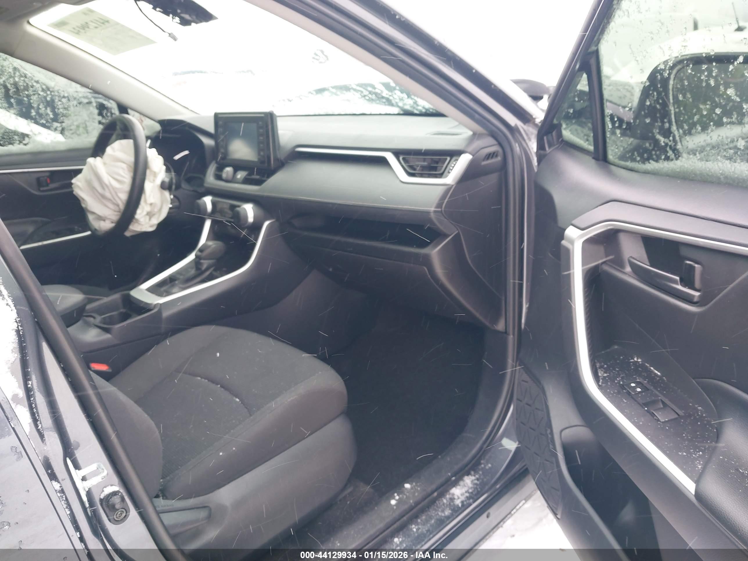 TOYOTA RAV4 image 5