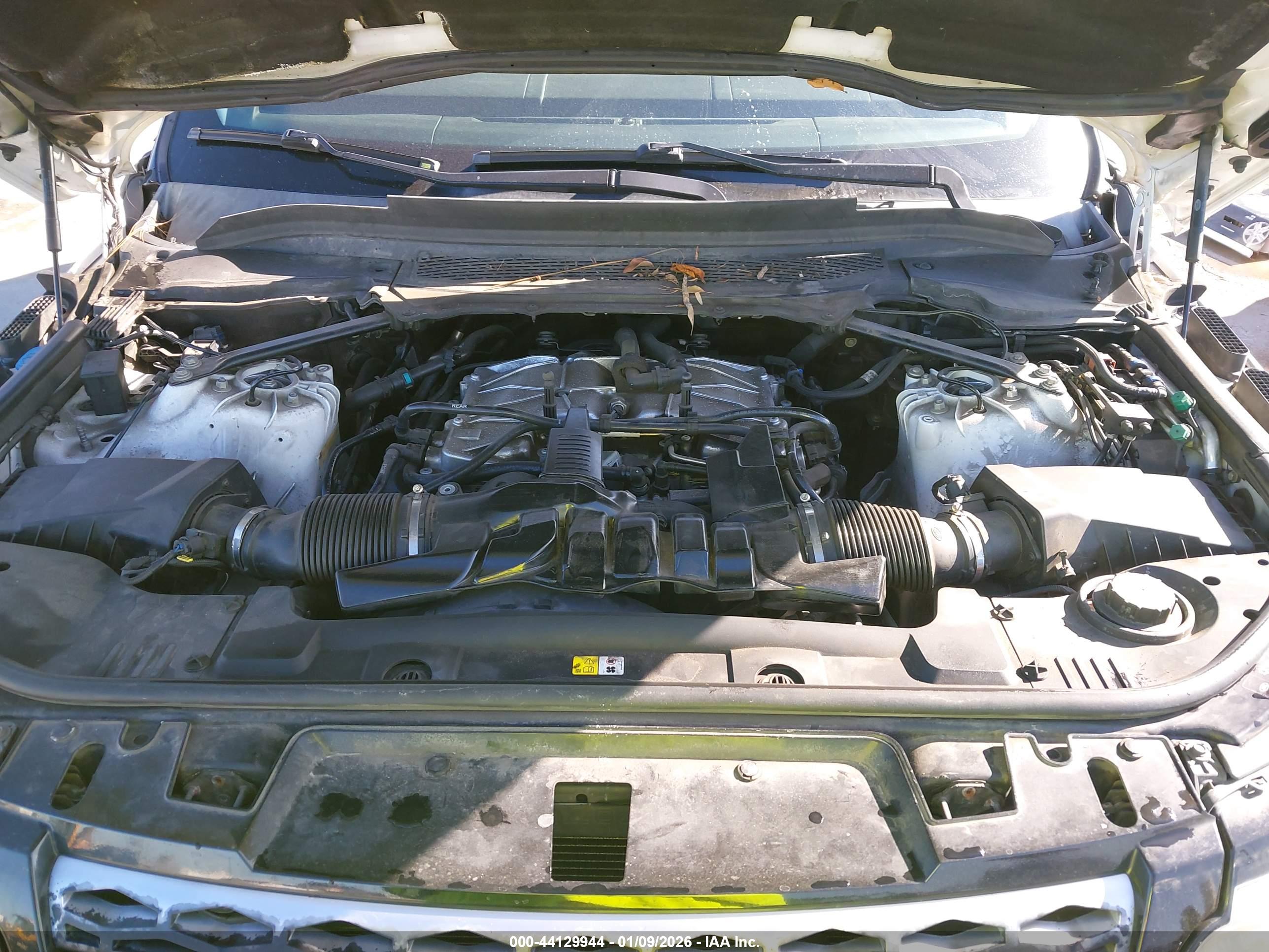 LAND ROVER image 10