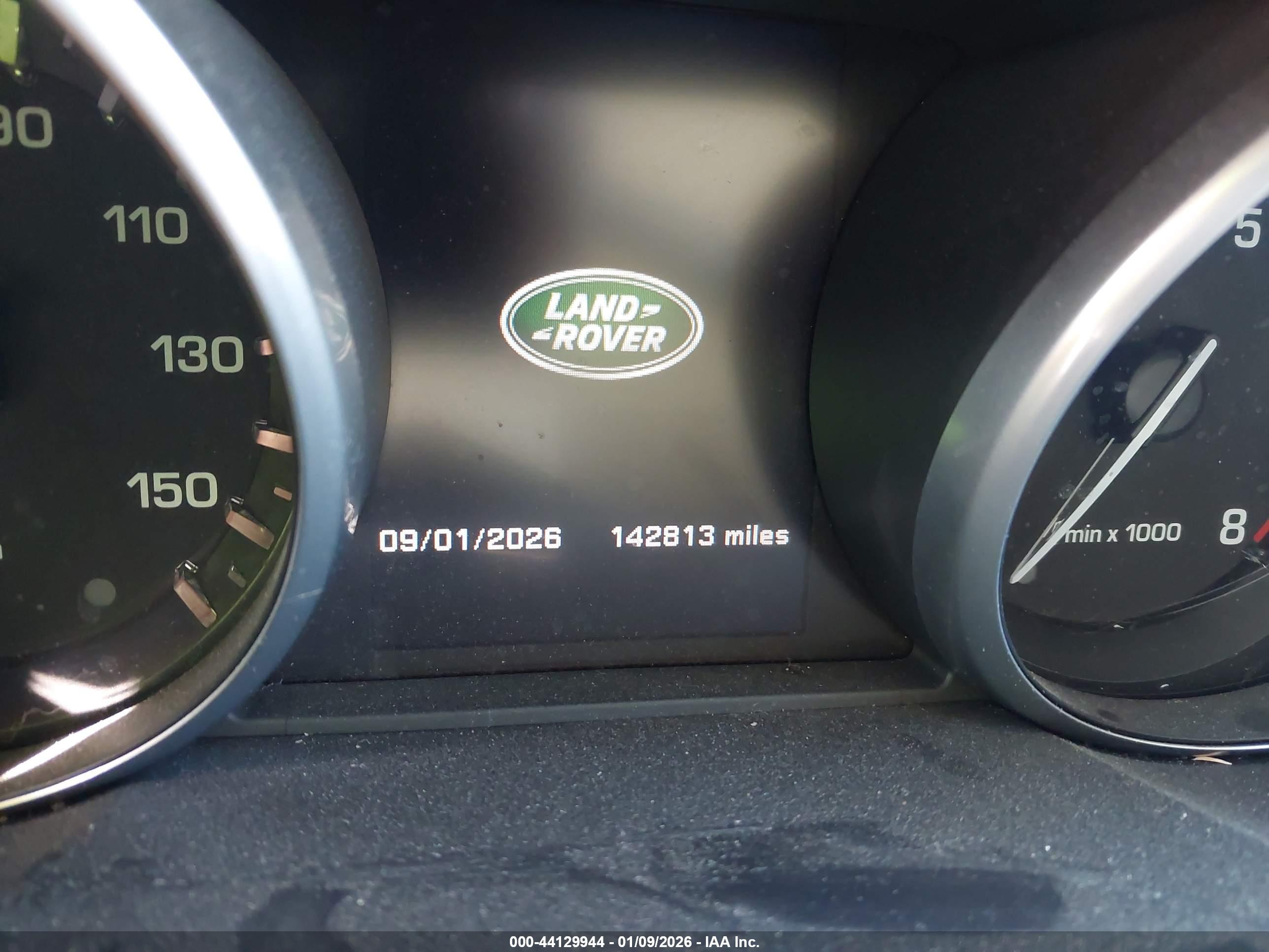 LAND ROVER image 7