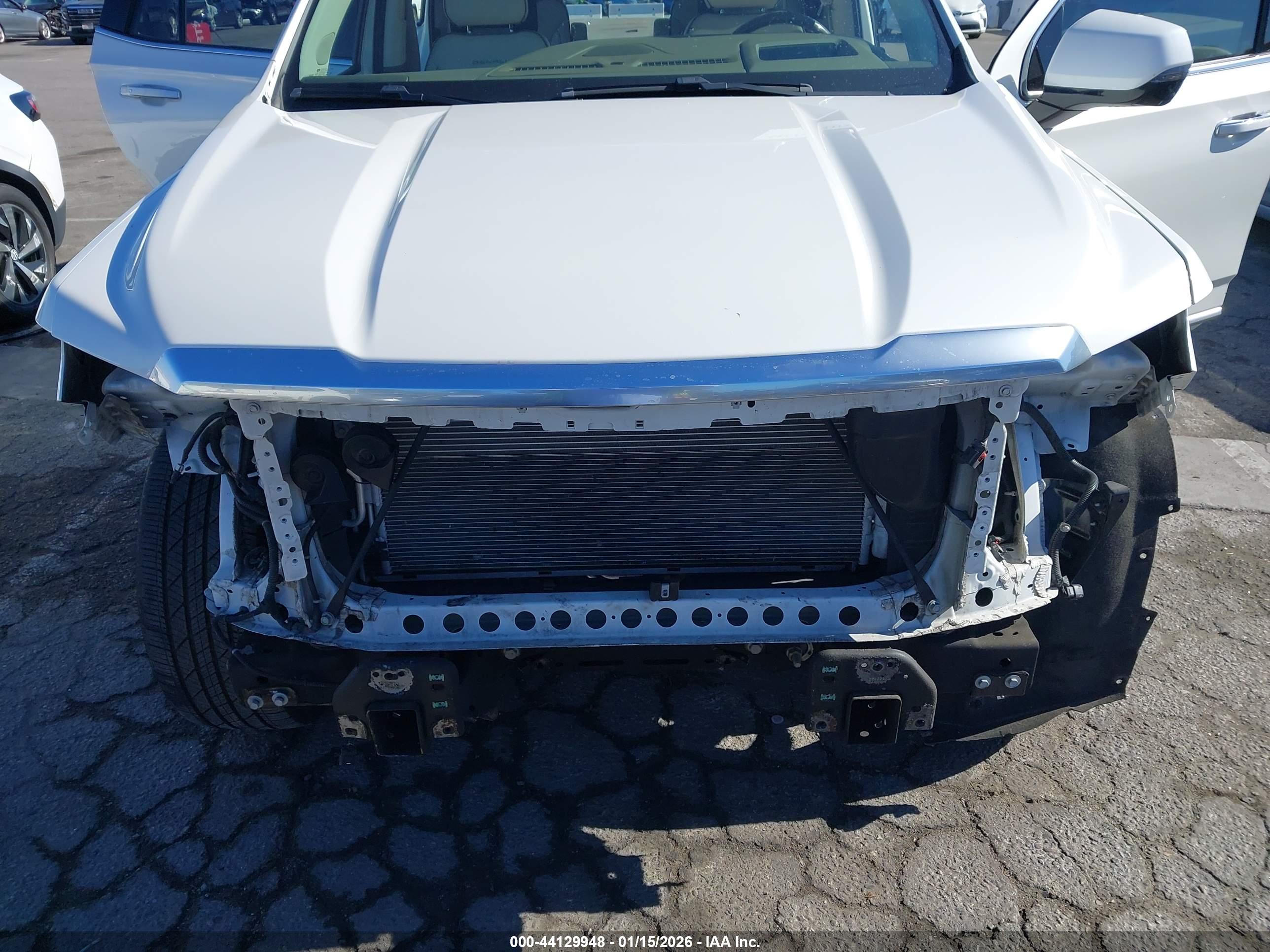GMC YUKON image 6