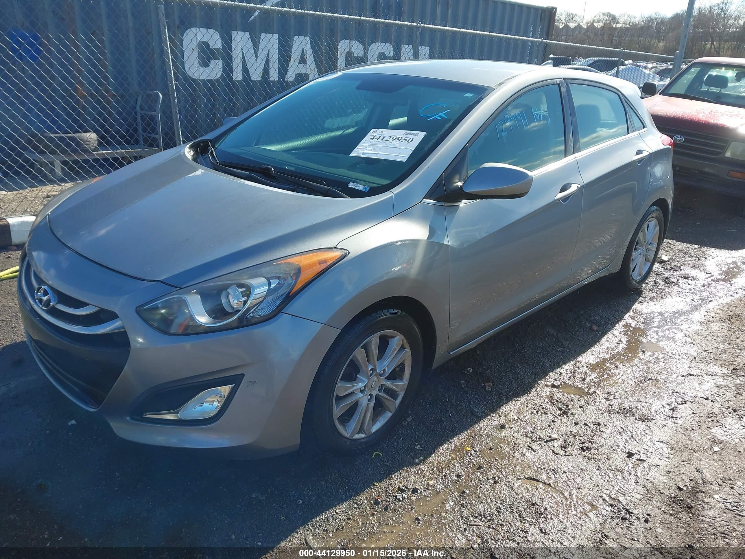 HYUNDAI ELANTRA image 6
