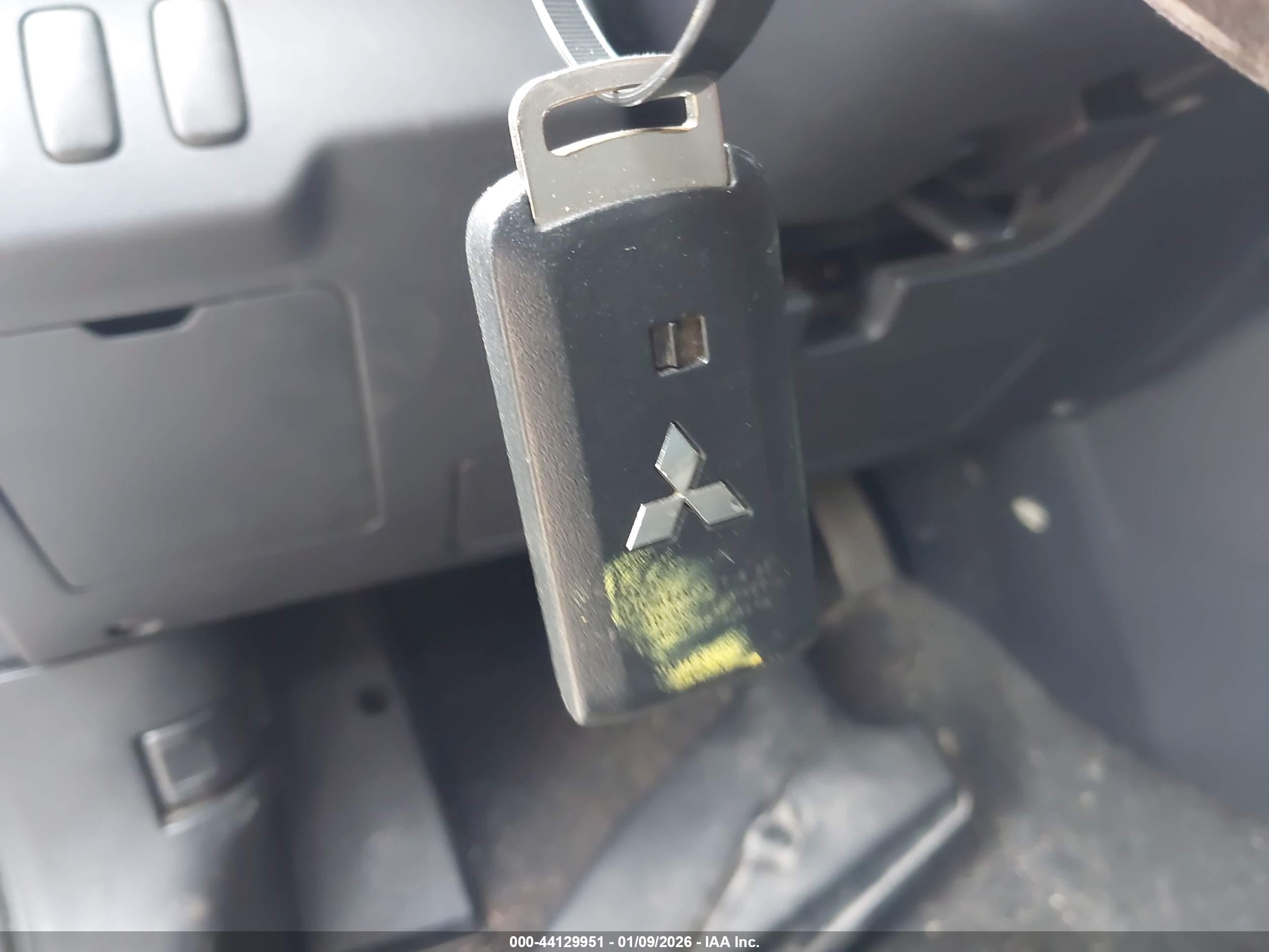 MITSUBISHI LANCER image 11