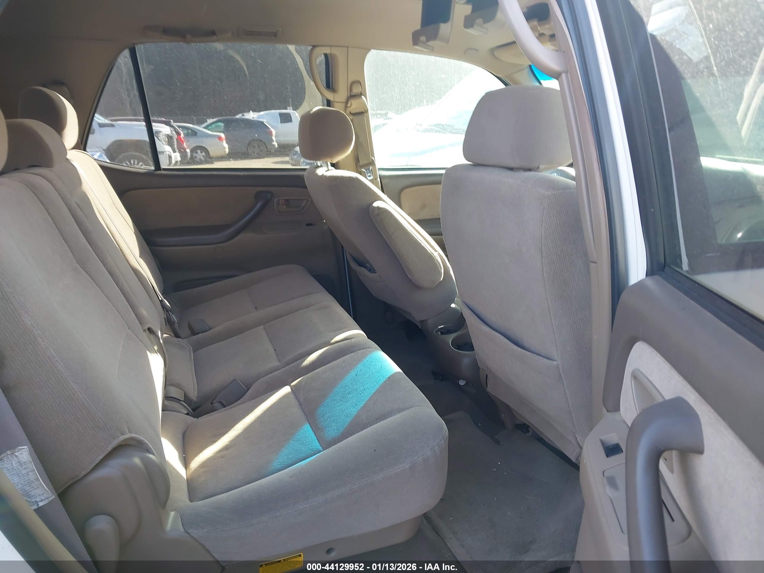 TOYOTA SEQUOIA image 8