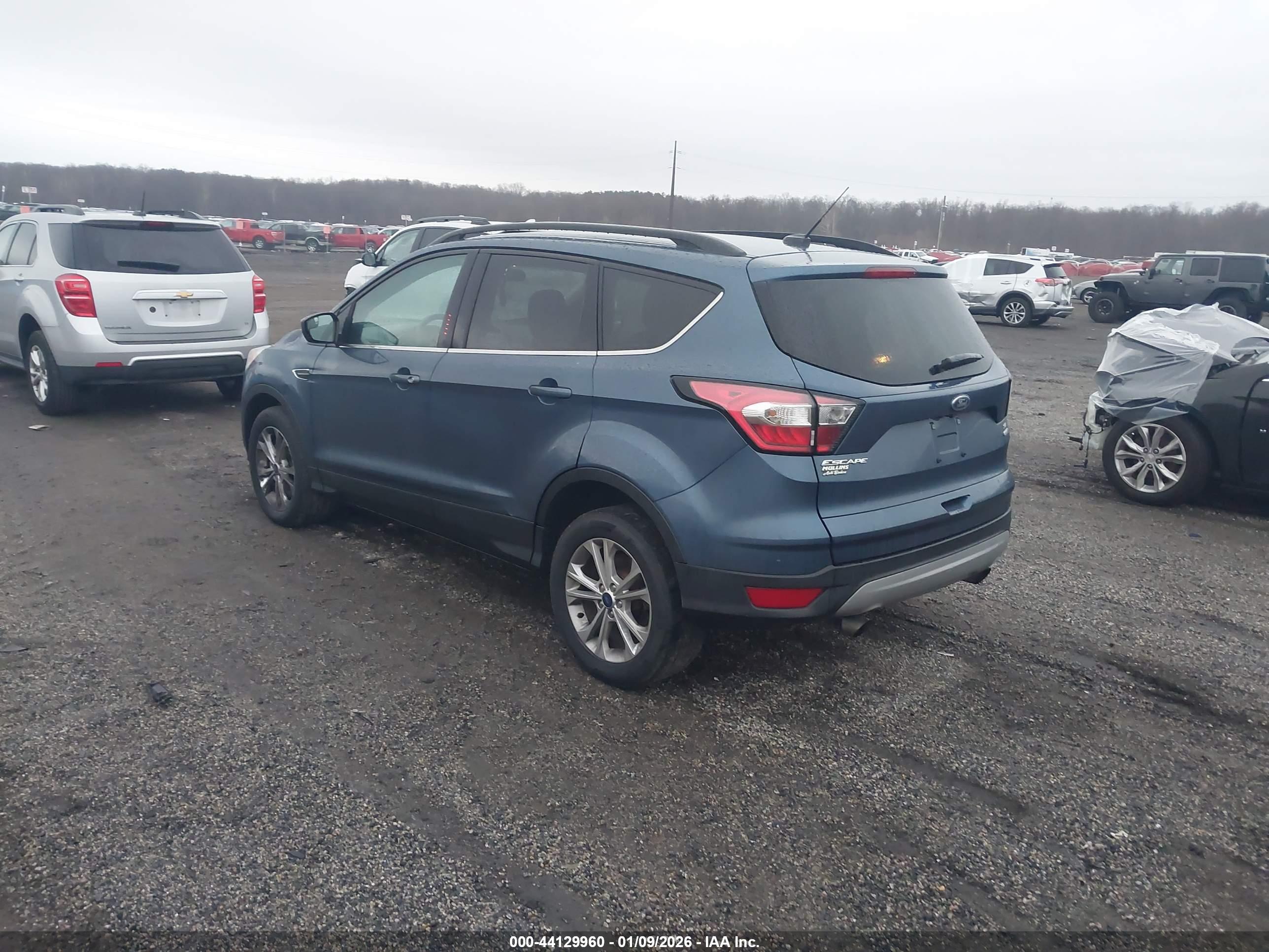 FORD ESCAPE image 3