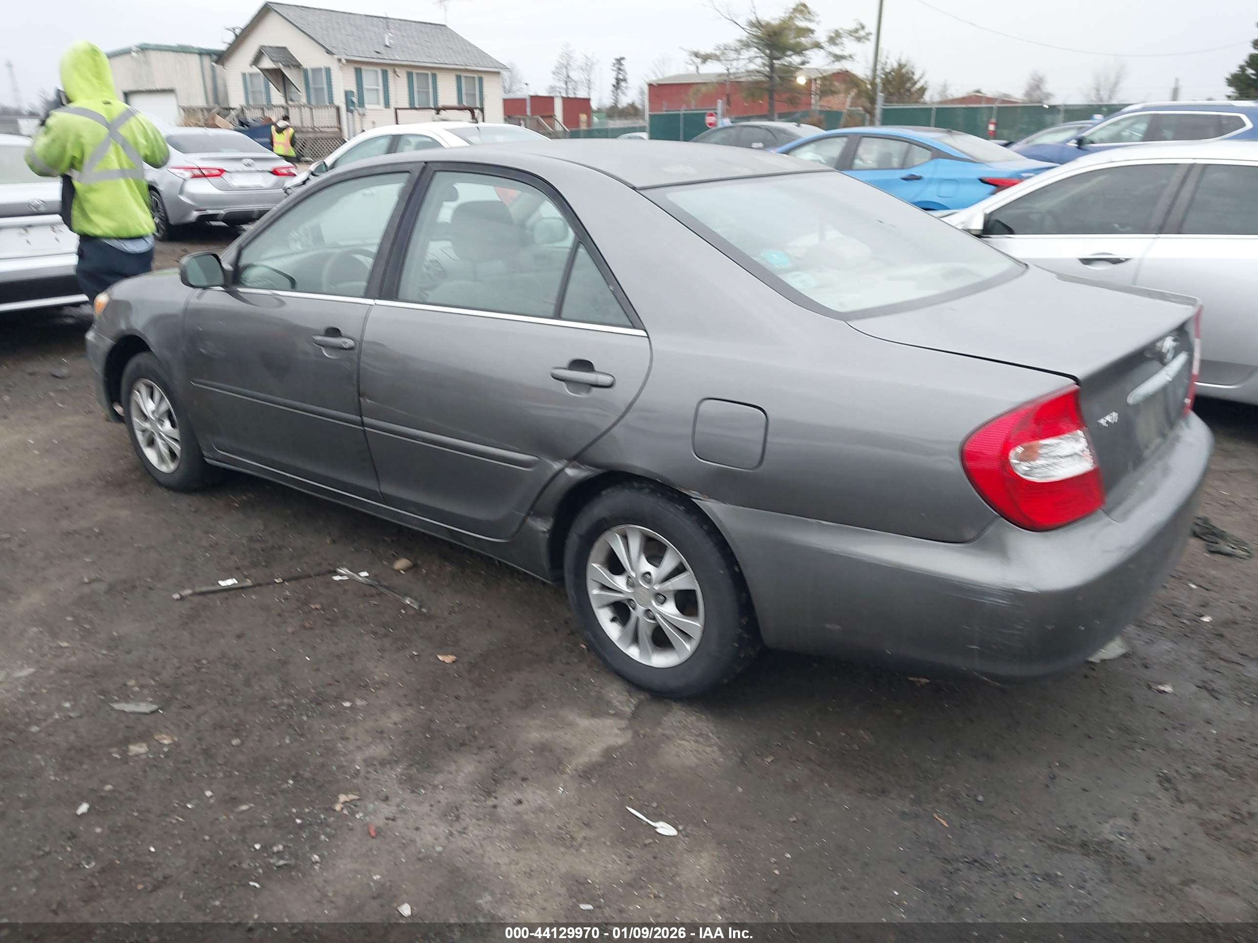 TOYOTA CAMRY image 3