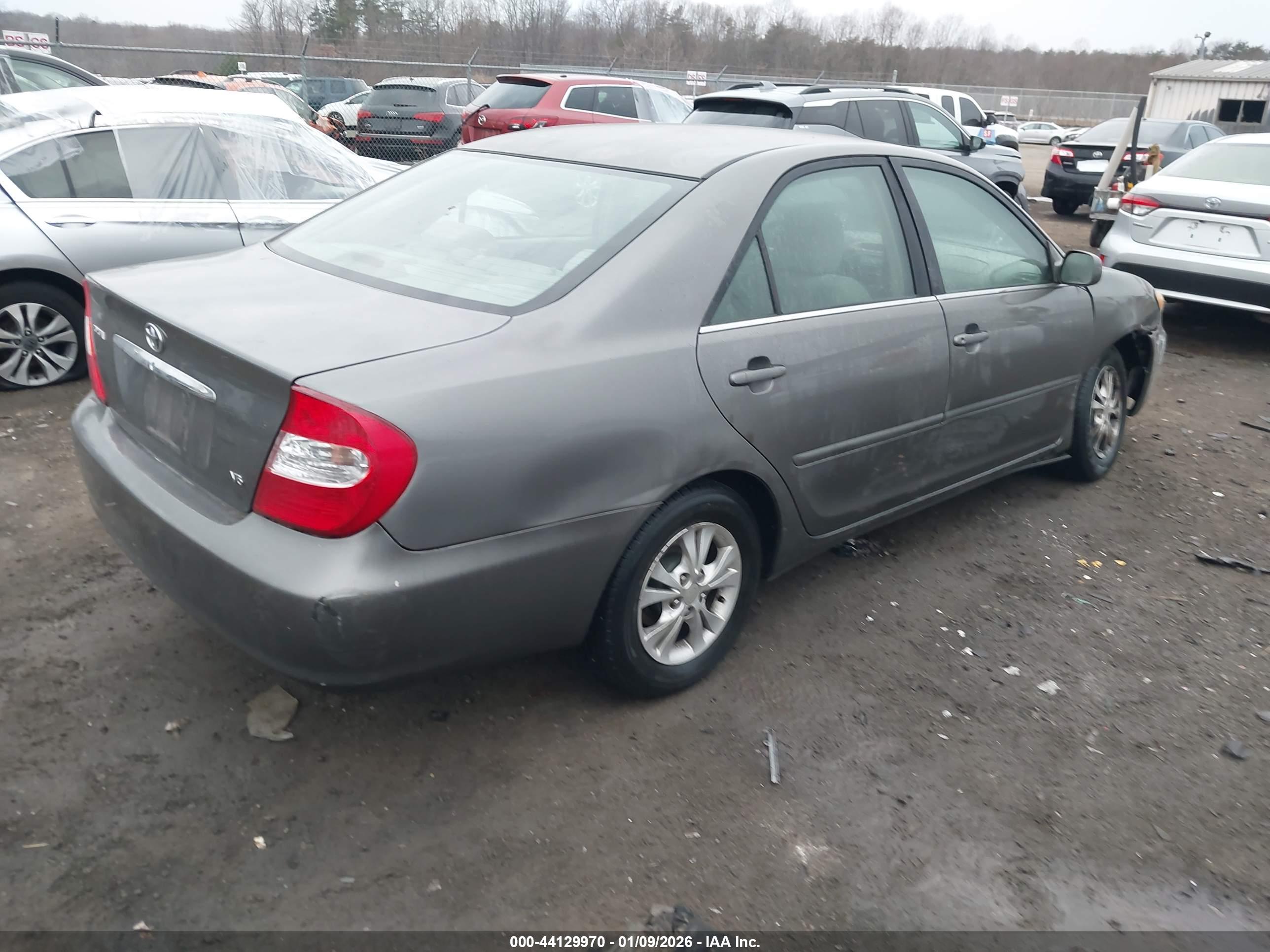 TOYOTA CAMRY image 4