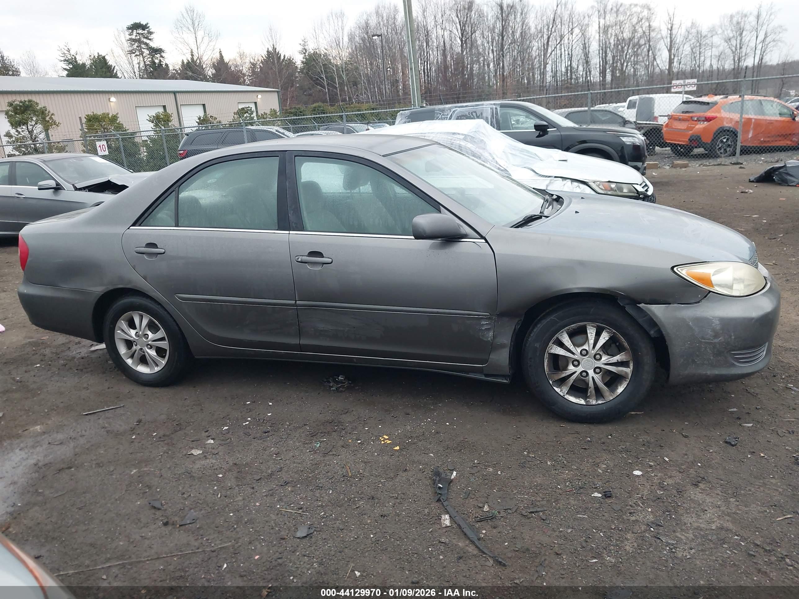 TOYOTA CAMRY image 6