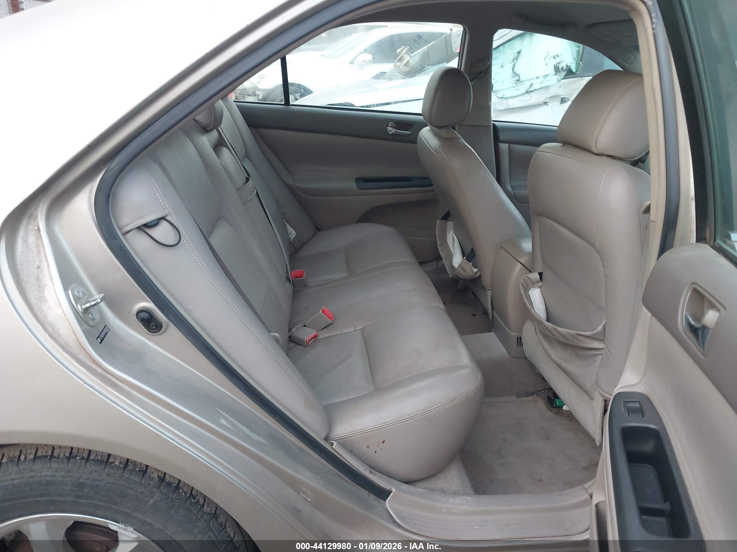 TOYOTA CAMRY image 8